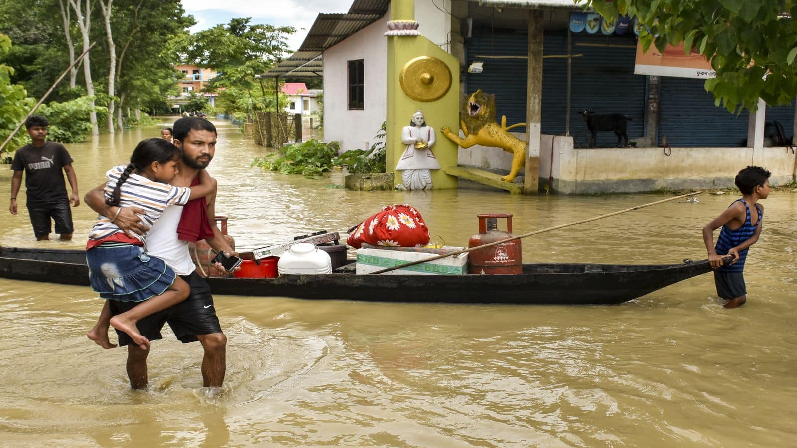 Assam Floods: असम में बाढ़ से हाहाकार! 1 घंटे में ही नक्शे से गायब हो गया 200 गोरखा परिवार का गांव, अब तक 78 की मौत Assam Floods: असम में बाढ़ से हाहाकार! 1 घंटे में ही नक्शे से गायब हो गया 200 गोरखा परिवार का गांव, अब तक 78 की मौत
