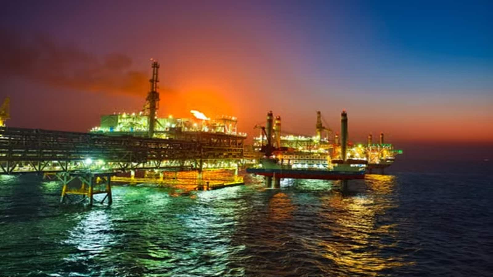 Crude Oil News: फिर 0 के पार जाएगा कच्चा तेल? इन बातों से तय होगी चाल