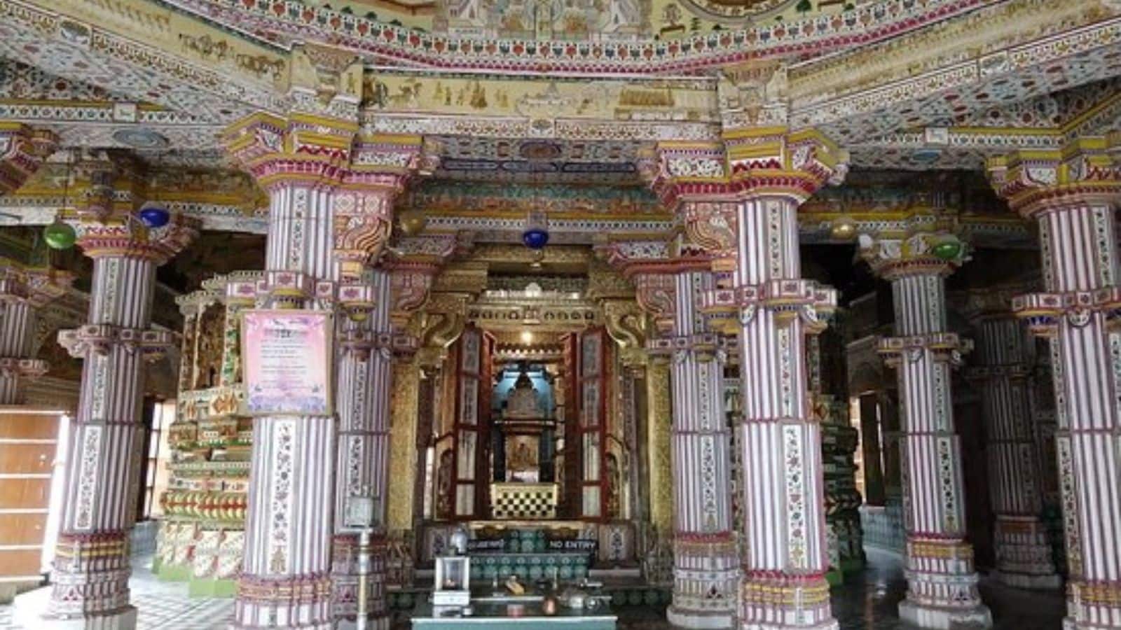 550 साल पुराने इस मंदिर में पानी नहीं, इस्तेमाल हुआ था 40 हजार किलो घी! वजह कर देगी हैरान 550 साल पुराने इस मंदिर में पानी नहीं, इस्तेमाल हुआ था 40 हजार किलो घी! वजह कर देगी हैरान