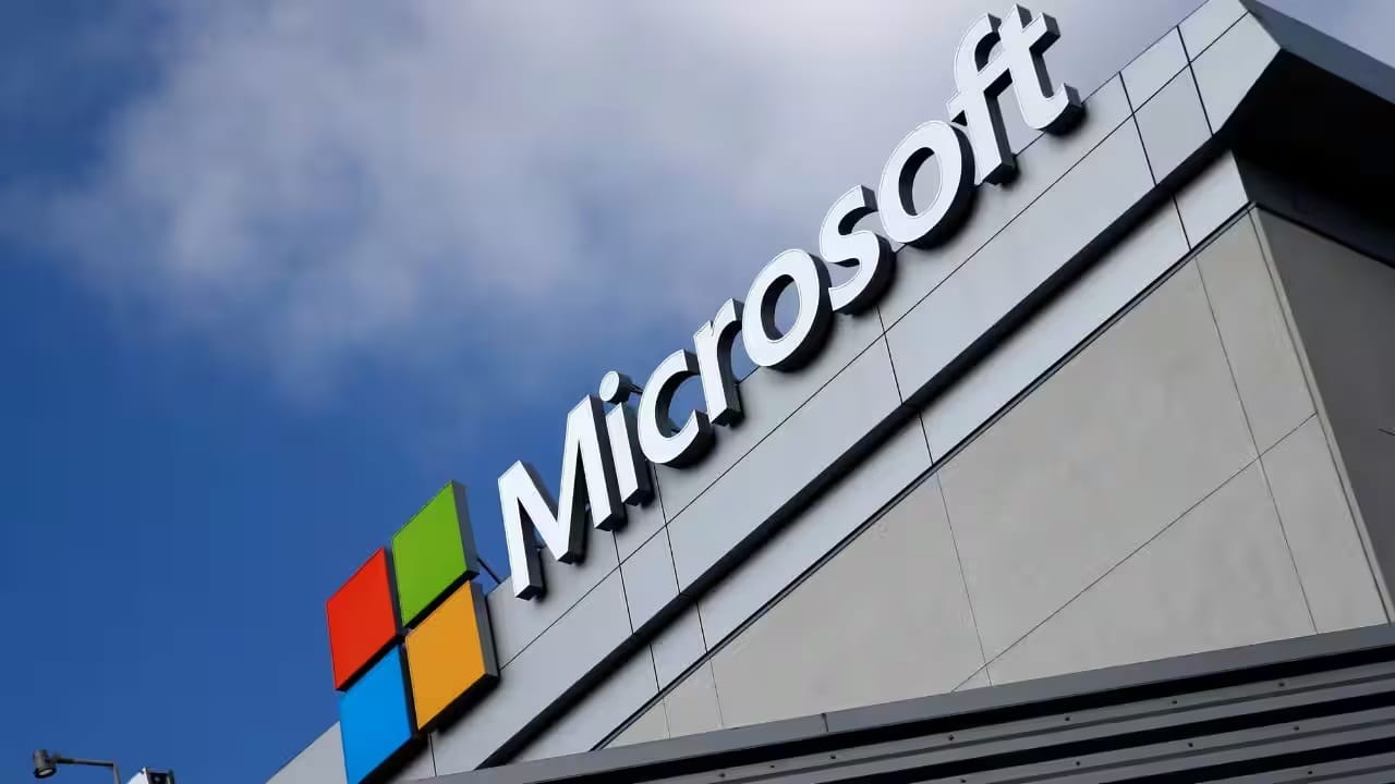 Microsoft की एग्जिक्यूटिव ने बताया क्यों हुई 4800 एंप्लॉयीज की छंटनी, कहा-AI इसकी वजह नहीं Microsoft की एग्जिक्यूटिव ने बताया क्यों हुई 4800 एंप्लॉयीज की छंटनी, कहा-AI इसकी वजह नहीं