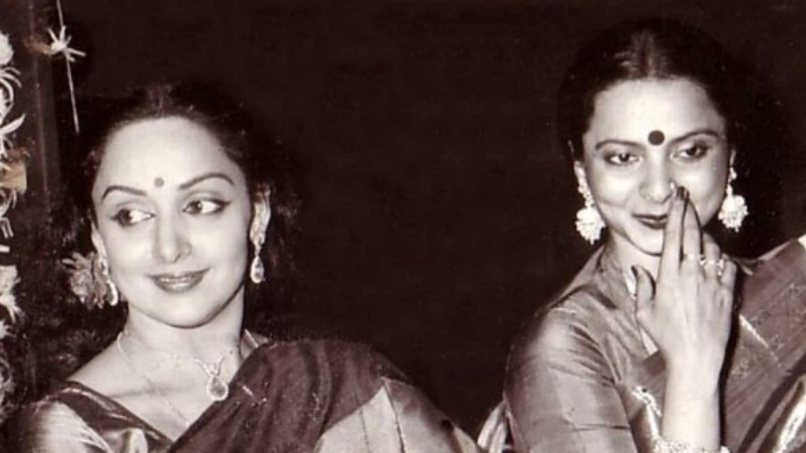 Hema Malini: हेमा मालिनी ने 'छोटी सी लड़की' रेखा के साथ डांस क्लास को किया याद, बोली- 'उसे पकड़ना मुश्किल था, शरारती थी' Hema Malini: हेमा मालिनी ने 'छोटी सी लड़की' रेखा के साथ डांस क्लास को किया याद, बोली- 'उसे पकड़ना मुश्किल था, शरारती थी'