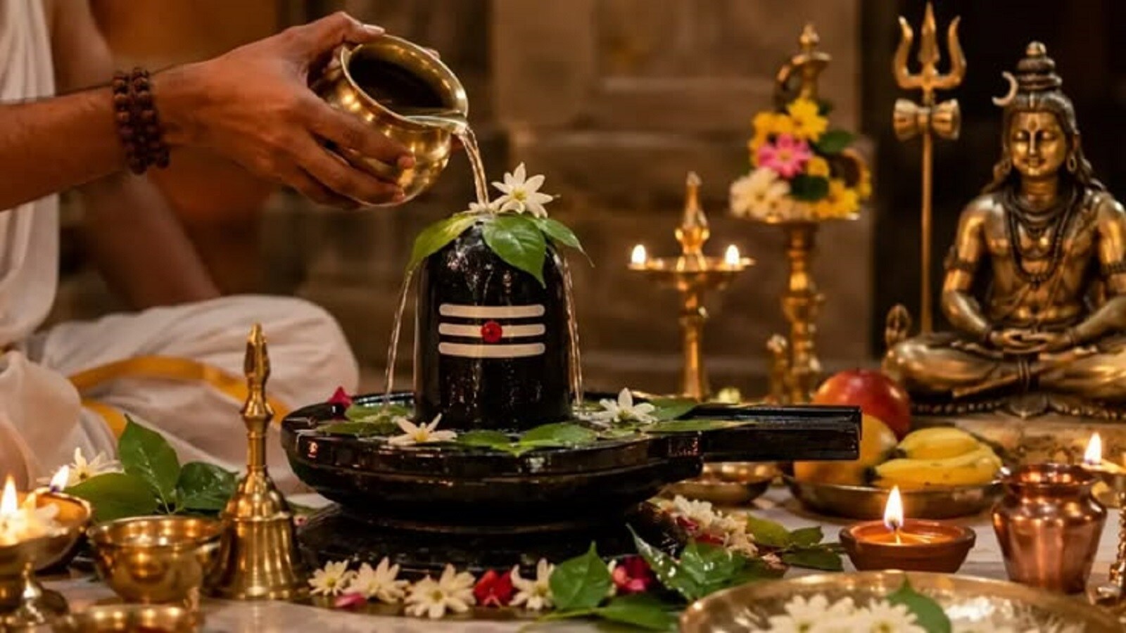 Sawan 2026: 30 जुलाई से शुरू हो रहा है सावन का महीना, जानें कब किया जाएगा  सावन के पहले सोमवार का व्रत और इसके नियम - sawan 2026 begins on july 30