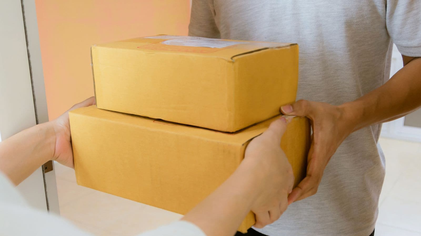 Amazon ने लगाया ऐसा चार्ज कि भड़क गए खरीदार, इंटरनेट पर पूछा- ‘ये नया स्कैम है क्या?’ Amazon ने लगाया ऐसा चार्ज कि भड़क गए खरीदार, इंटरनेट पर पूछा- ‘ये नया स्कैम है क्या?’