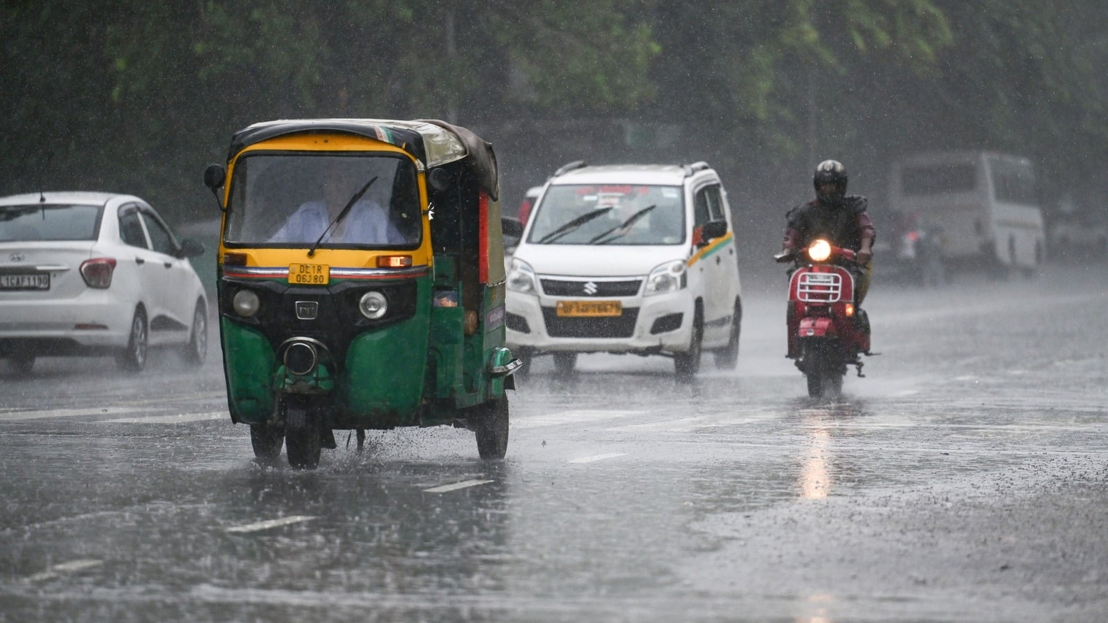 Delhi Weather Today: दिल्ली में आज आंधी-तूफान के साथ बारिश की संभावना, IMD ने जारी किया येलो अलर्ट, देखें वेदर फोरकास्ट Delhi Weather Today: दिल्ली में आज आंधी-तूफान के साथ बारिश की संभावना, IMD ने जारी किया येलो अलर्ट, देखें वेदर फोरकास्ट