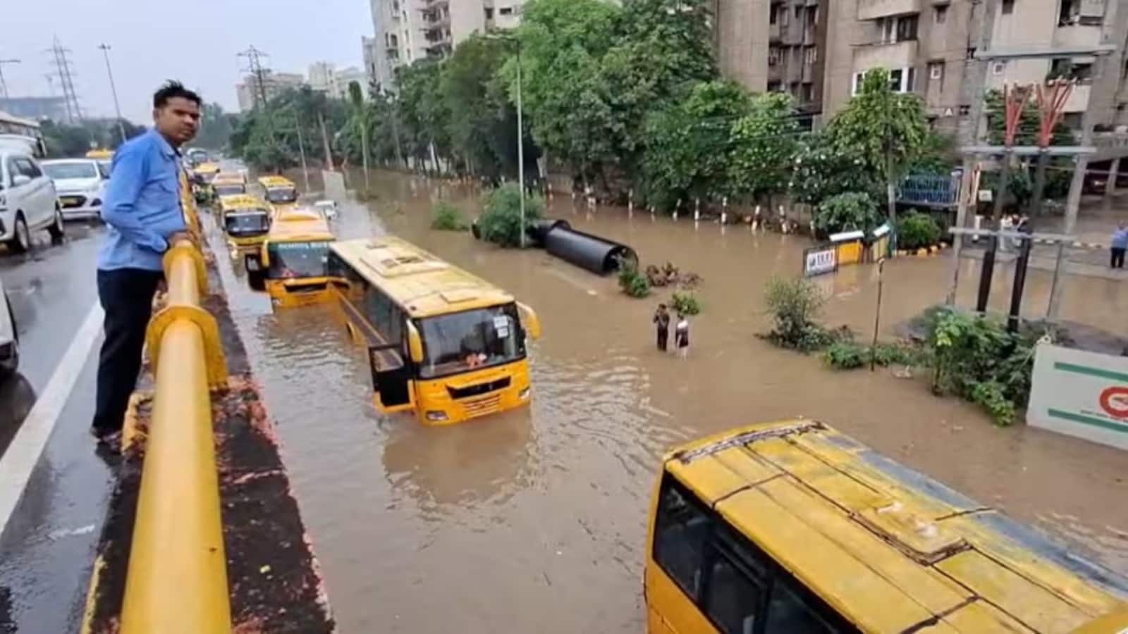 गुरुग्राम में 25 अगस्त को वर्क फ्रॉम की सलाह! भारी बारिश के बाद प्रशासन ने जारी की एडवाइजरी गुरुग्राम में 25 अगस्त को वर्क फ्रॉम की सलाह! भारी बारिश के बाद प्रशासन ने जारी की एडवाइजरी