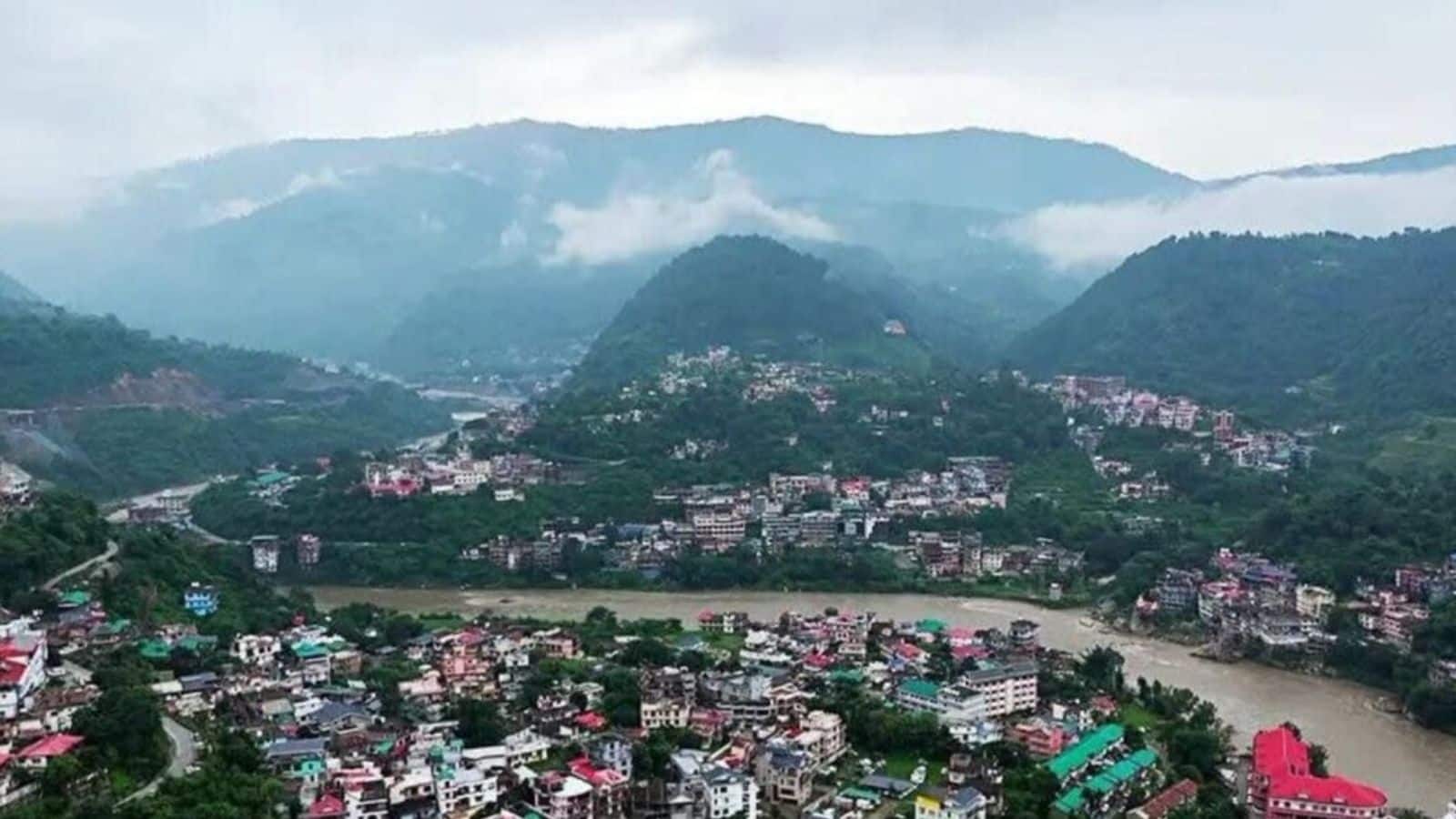 Heavy Rain Alert: हिमाचल में भारी बारिश ने मचाई तबाही! 150 से अधिक सड़कें बंद, 10 अगस्त तक येलो अलर्ट Heavy Rain Alert: हिमाचल में भारी बारिश ने मचाई तबाही! 150 से अधिक सड़कें बंद, 10 अगस्त तक येलो अलर्ट