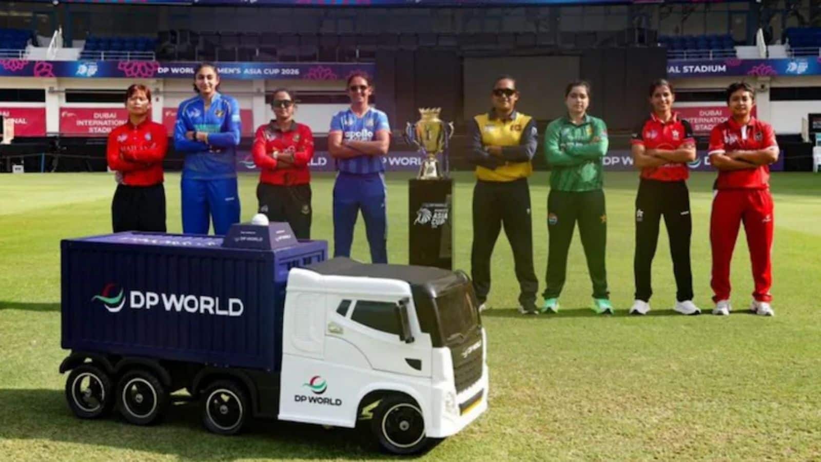 Women’s Asia Cup 2026: एशिया कप में कैसा है भारत का शेड्यूल, इस दिन पाकिस्तान से भिड़ेगी टीम इंडिया Women’s Asia Cup 2026: एशिया कप में कैसा है भारत का शेड्यूल, इस दिन पाकिस्तान से भिड़ेगी टीम इंडिया