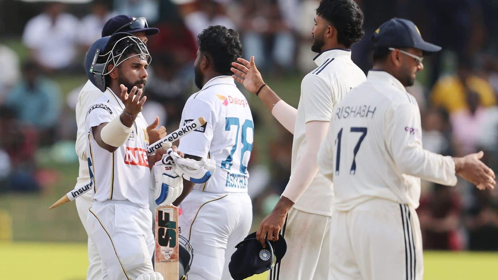 'नो बॉल के फाइन से सभी खिलाड़ी डिनर करें...' टेस्ट में नो बॉल डालने वाले गेंदबाज को लेकर गावस्कर ने दिया अनोखा उपाय 'नो बॉल के फाइन से सभी खिलाड़ी डिनर करें...' टेस्ट में नो बॉल डालने वाले गेंदबाज को लेकर गावस्कर ने दिया अनोखा उपाय