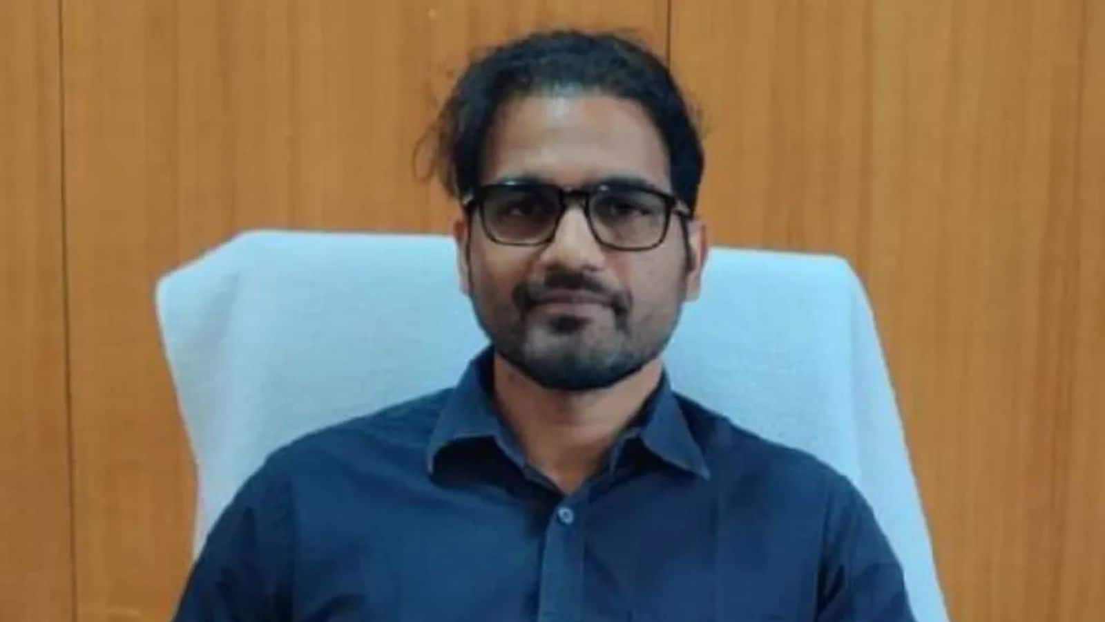 KPSC Exam Scam: भर्ती परीक्षा धांधली में बड़ा एक्शन! IAS अधिकारी ज्ञानेंद्र गंगवार गिरफ्तार, कौन हैं ये? KPSC Exam Scam: भर्ती परीक्षा धांधली में बड़ा एक्शन! IAS अधिकारी ज्ञानेंद्र गंगवार गिरफ्तार, कौन हैं ये?