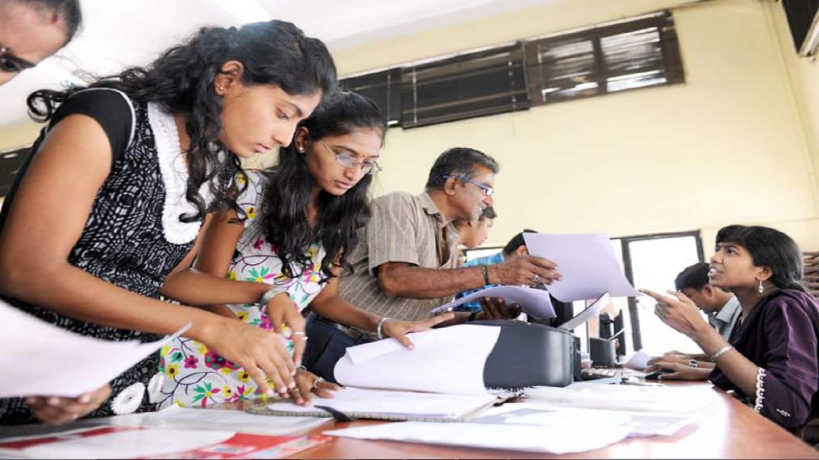 NEET UG Counselling 2026: मेडिकल कॉलेजों में प्रवेश के लिए आज से काउंसलिंग शुरू, जानें पूरा शेड्यूल, नए नियम और जरूरी डॉक्युमेंट लिस्ट NEET UG Counselling 2026: मेडिकल कॉलेजों में प्रवेश के लिए आज से काउंसलिंग शुरू, जानें पूरा शेड्यूल, नए नियम और जरूरी डॉक्युमेंट लिस्ट