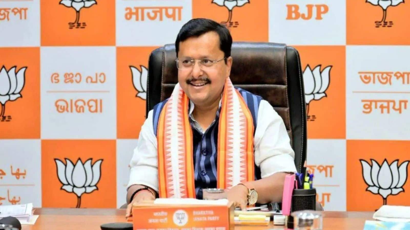 Nitin Nabin New Team: नितिन नबीन ने BJP की नई राष्ट्रीय टीम का किया ऐलान! स्मृति ईरानी की वापसी! सारे सदस्यों और पदाधिकारियों की फुल लिस्ट Nitin Nabin New Team: नितिन नबीन ने BJP की नई राष्ट्रीय टीम का किया ऐलान! स्मृति ईरानी की वापसी! सारे सदस्यों और पदाधिकारियों की फुल लिस्ट