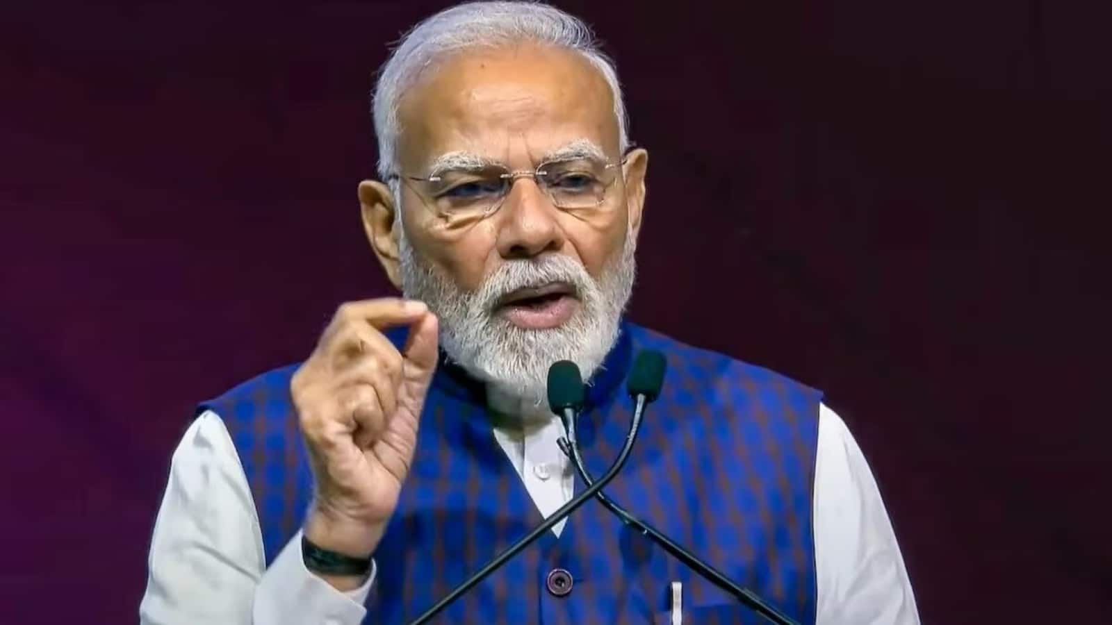 'कश्मीर की यात्रा का एक निर्णायक अध्याय': अनुच्छेद 370 हटाए जाने की 7वीं वर्षगांठ पर बोले PM मोदी 'कश्मीर की यात्रा का एक निर्णायक अध्याय': अनुच्छेद 370 हटाए जाने की 7वीं वर्षगांठ पर बोले PM मोदी