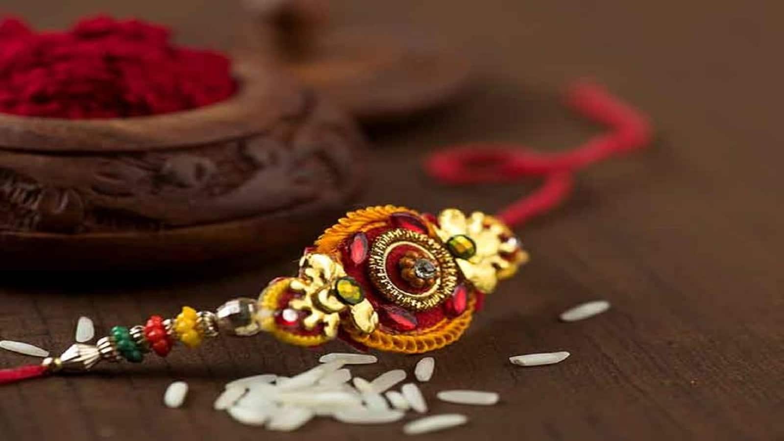 Raksha Bandhan 2026: 28 अगस्त को चंद्रमा को लगेगा ग्रहण, जानें कैसा होगा रक्षा बंधन का त्योहार और किस समय बांधी जाएगी राखी Raksha Bandhan 2026: 28 अगस्त को चंद्रमा को लगेगा ग्रहण, जानें कैसा होगा रक्षा बंधन का त्योहार और किस समय बांधी जाएगी राखी
