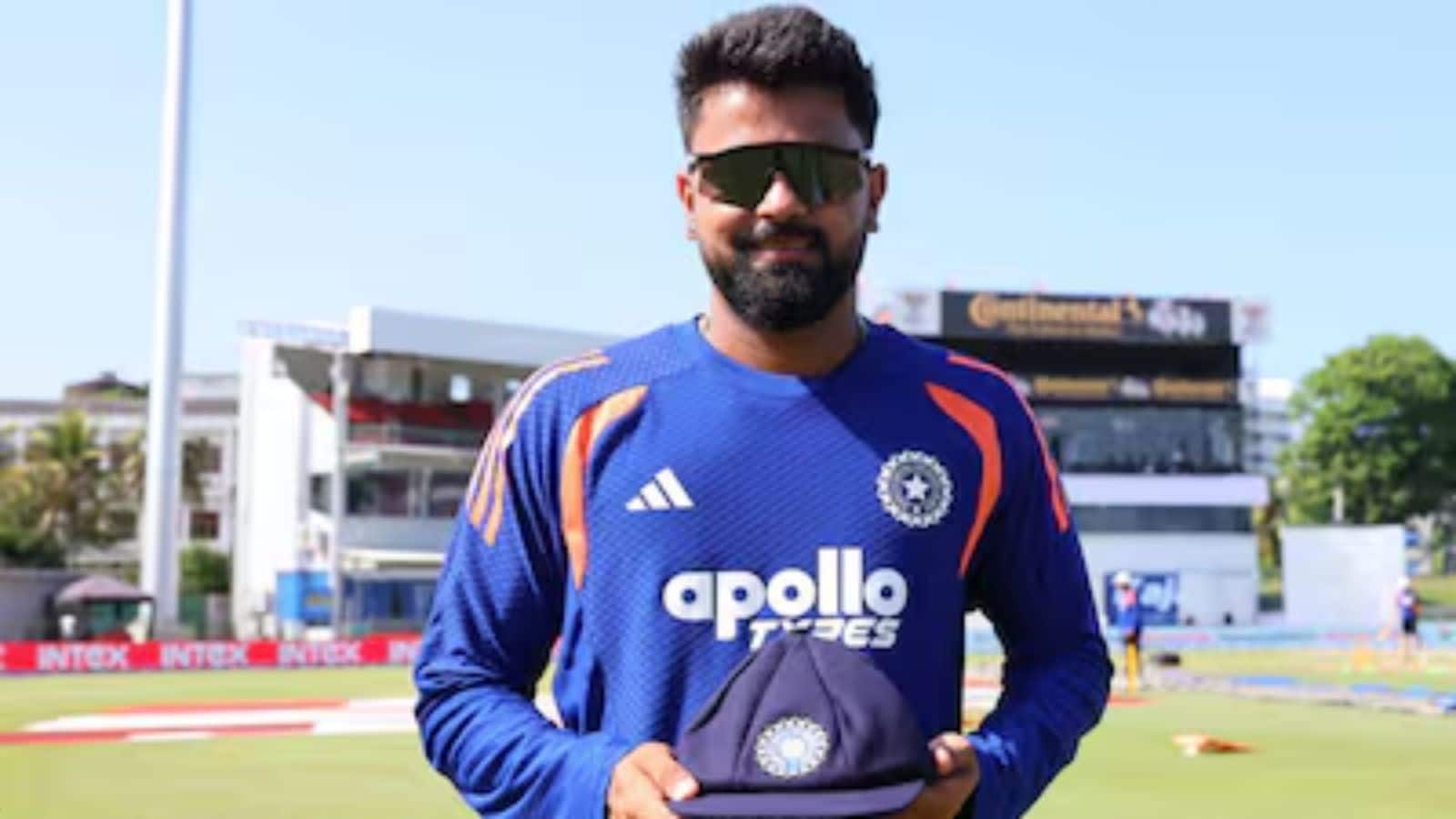 IND vs SL: कौन हैं कुलदीप यादव की जगह लेने वाले 33 साल के सारांश जैन? बने 21वीं सदी के सबसे उम्रदराज खिलाड़ी IND vs SL: कौन हैं कुलदीप यादव की जगह लेने वाले 33 साल के सारांश जैन? बने 21वीं सदी के सबसे उम्रदराज खिलाड़ी