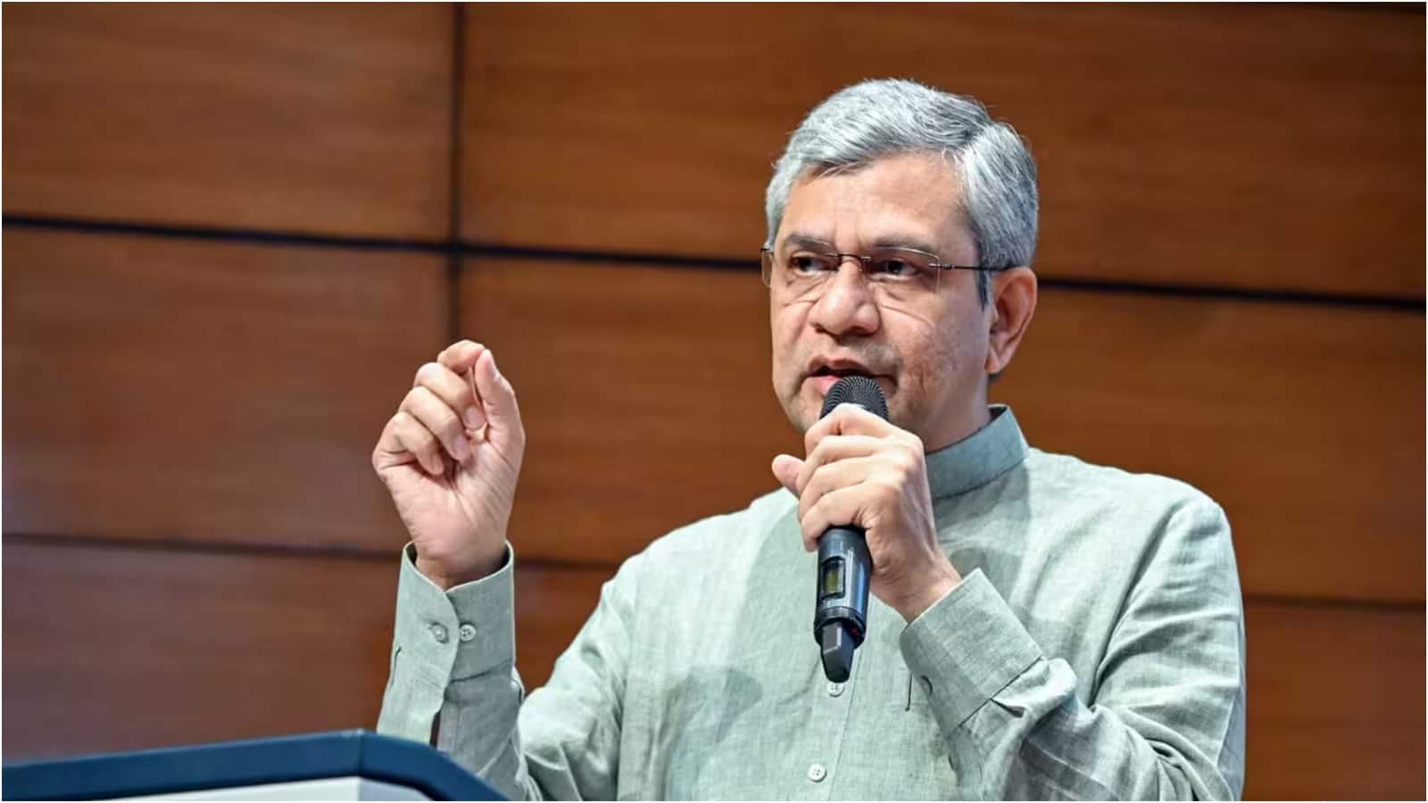 अश्विनी वैष्णव का बड़ा बयान, कहा-भारत को उत्पादन का हब बना सकती हैं एपल और गूगल अश्विनी वैष्णव का बड़ा बयान, कहा-भारत को उत्पादन का हब बना सकती हैं एपल और गूगल