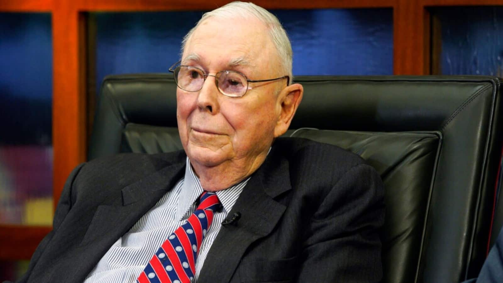 Charlie Munger Investment Tips: निवेश करने में चार्ली मुंगेर के ये 4 सिद्धांत रखें याद, कभी नहीं डूबेगा पैसा Charlie Munger Investment Tips: निवेश करने में चार्ली मुंगेर के ये 4 सिद्धांत रखें याद, कभी नहीं डूबेगा पैसा