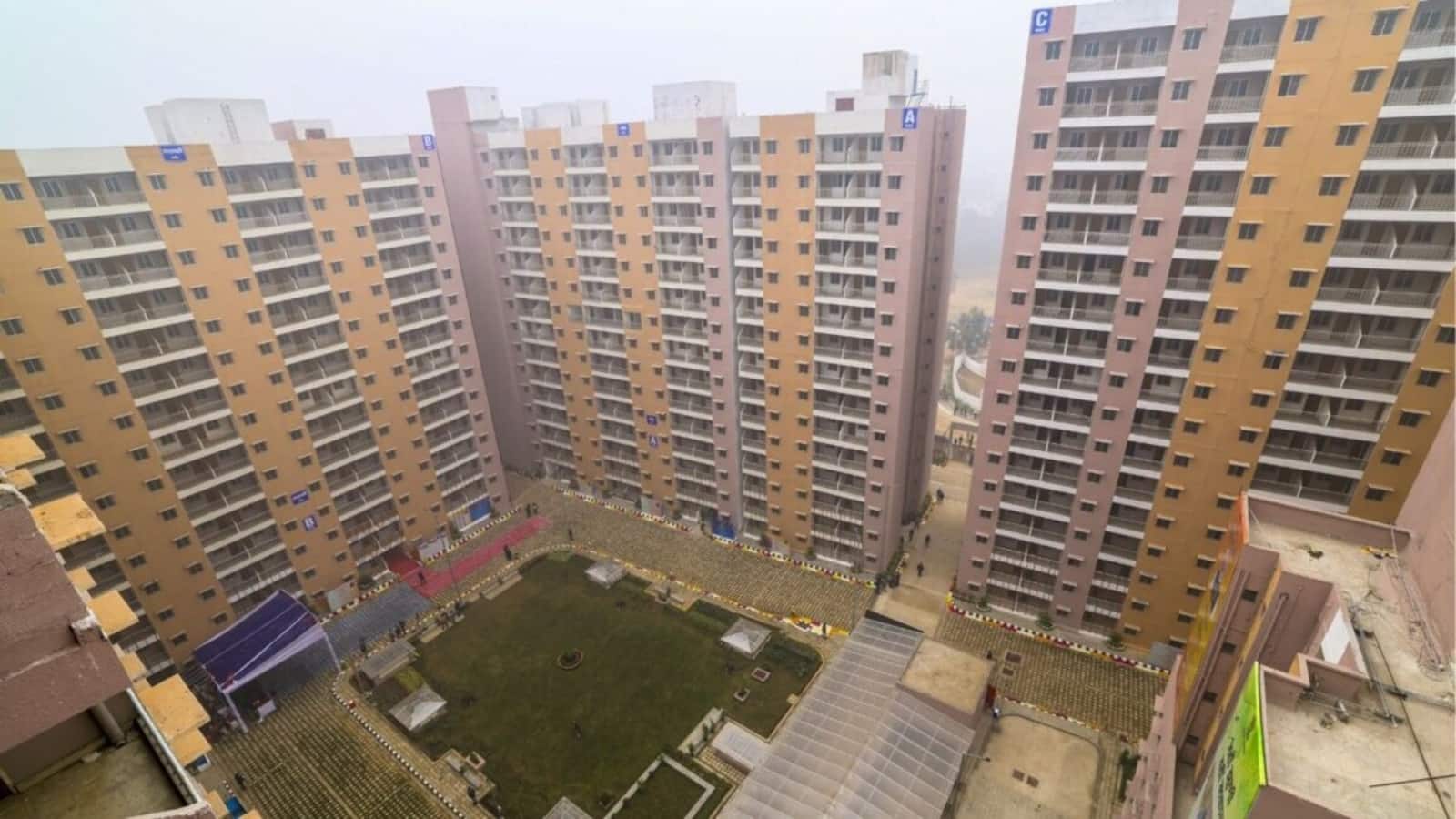 दिल्ली की इन 3 सरकारी कॉलोनियों में टूटेंगे पुराने फ्लैट्स, PWD बनाने जा रहा है चमचमाती बहुमंजिला इमारतें, जानिए पूरा प्लान दिल्ली की इन 3 सरकारी कॉलोनियों में टूटेंगे पुराने फ्लैट्स, PWD बनाने जा रहा है चमचमाती बहुमंजिला इमारतें, जानिए पूरा प्लान