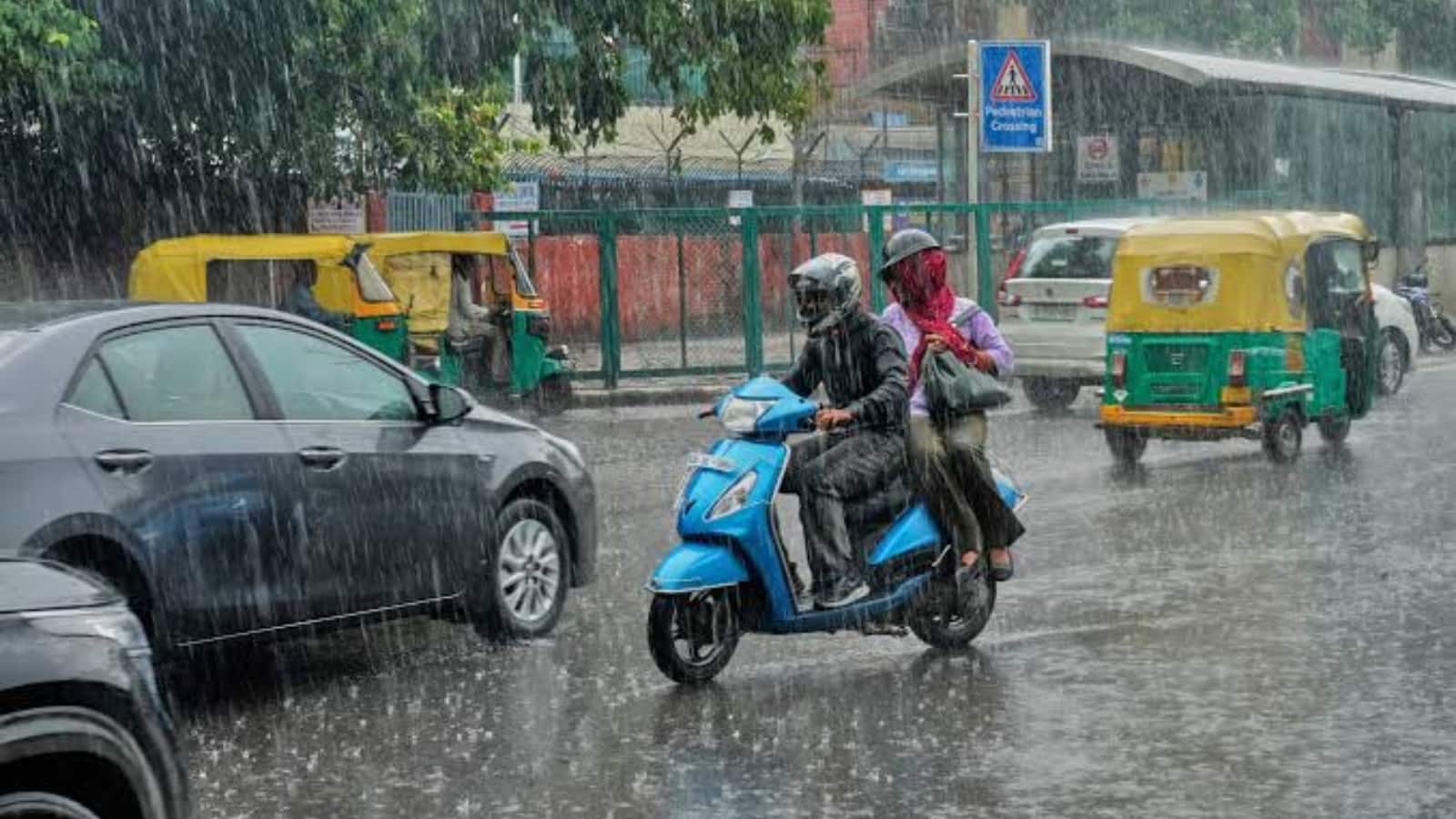 Delhi Weather Today: दिल्ली में आज पड़ेंगे रिमझिम फुहारे! IMD ने 23 अगस्त तक जताया बारिश का अनुमान, जानें पूरे हफ्ते का हाल Delhi Weather Today: दिल्ली में आज पड़ेंगे रिमझिम फुहारे! IMD ने 23 अगस्त तक जताया बारिश का अनुमान, जानें पूरे हफ्ते का हाल