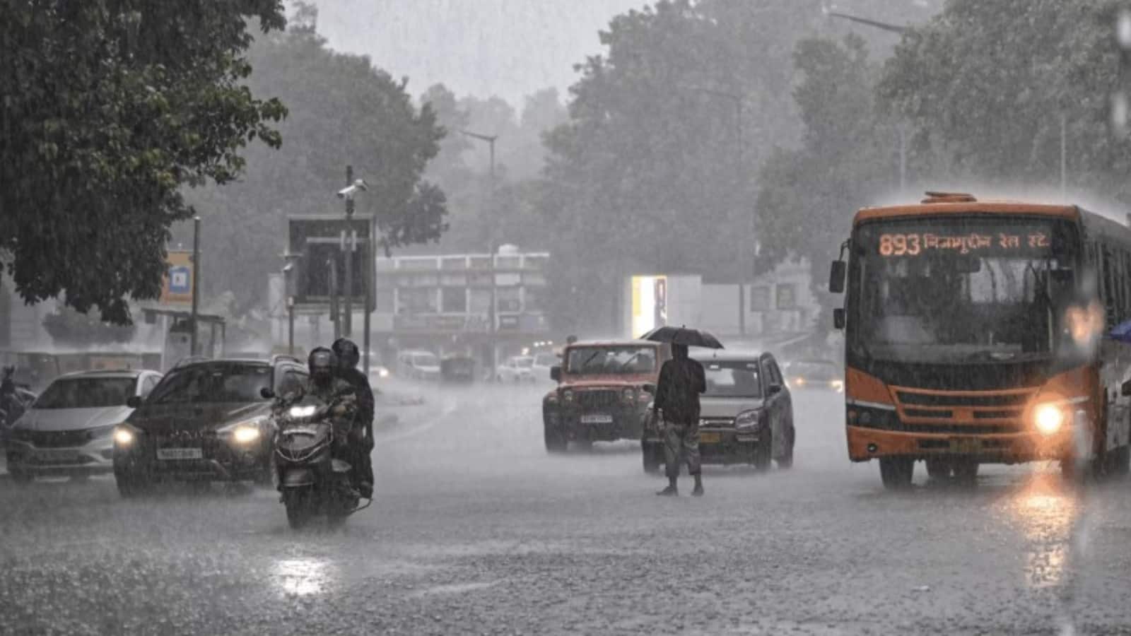 Delhi Weather: दिल्ली-एनसीआर में मूसलाधार बारिश, कई जिलों के लिए रेड और ऑरेंज अलर्ट! यहां जानिए मौसम पर क्या है अपडेट Delhi Weather: दिल्ली-एनसीआर में मूसलाधार बारिश, कई जिलों के लिए रेड और ऑरेंज अलर्ट! यहां जानिए मौसम पर क्या है अपडेट