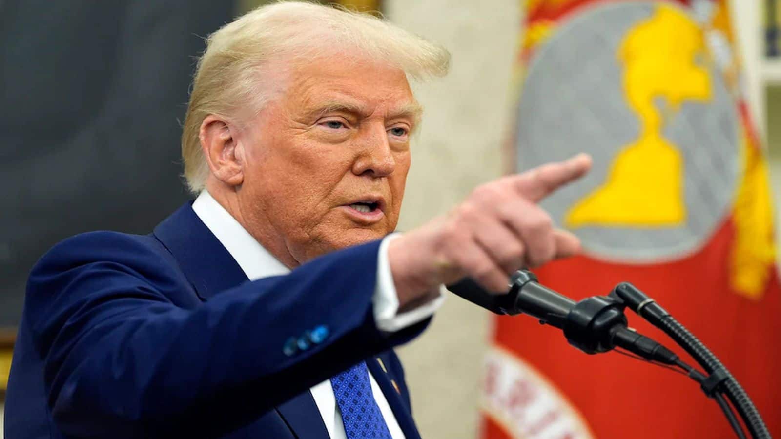 Iran-US War Update: ईरान को धमकाते हुए क्यों पीछे हटे ट्रंप? फिलहाल ईरान पर हमला नहीं करेगा अमेरिका, सैन्य कार्रवाई रोकी Iran-US War Update: ईरान को धमकाते हुए क्यों पीछे हटे ट्रंप? फिलहाल ईरान पर हमला नहीं करेगा अमेरिका, सैन्य कार्रवाई रोकी
