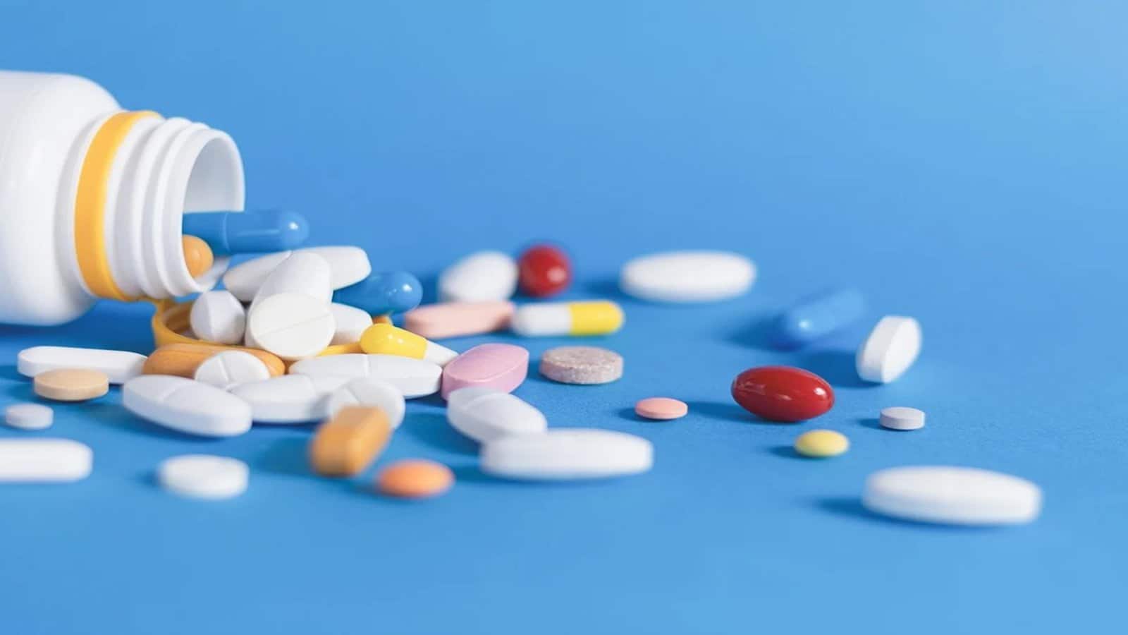 Emcure Pharma Q1 Results: नमिता थापर की कंपनी का मुनाफा 42% बढ़ा, रेवेन्यू रहा 23% ज्यादा Emcure Pharma Q1 Results: नमिता थापर की कंपनी का मुनाफा 42% बढ़ा, रेवेन्यू रहा 23% ज्यादा