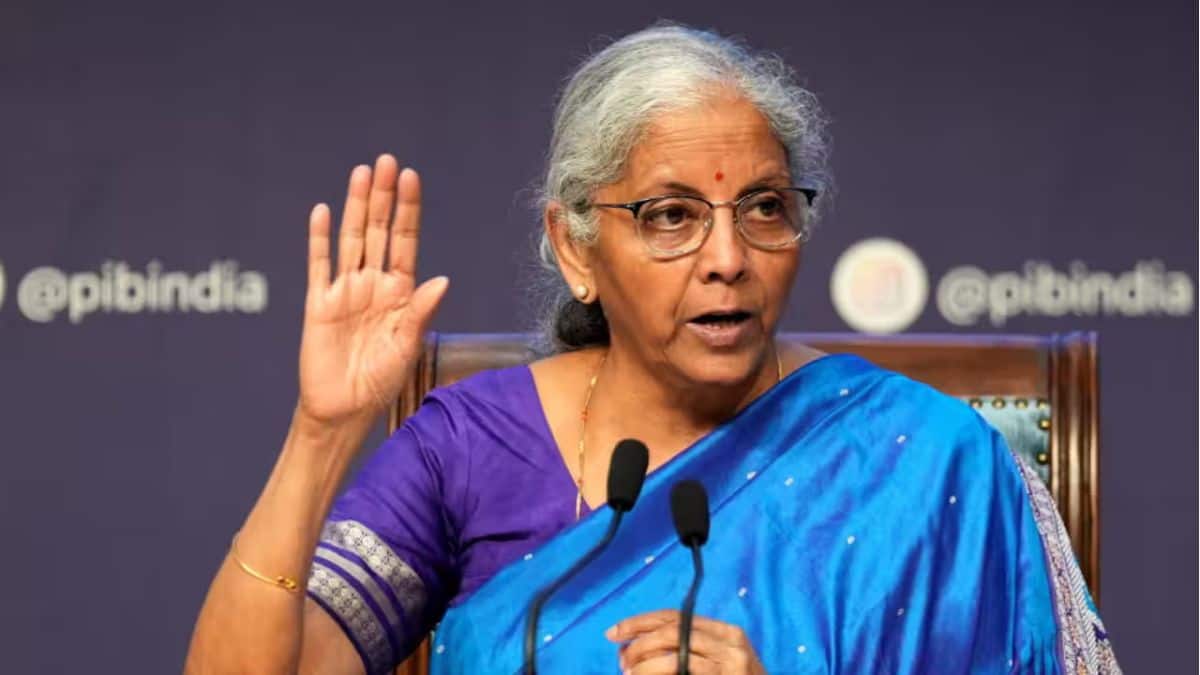 भारत के बैंकिंग सेक्टर में होगा बड़ा बदलाव! वित्त मंत्री निर्मला सीतारमण ने दिए हाई-पावर्ड कमेटी के संकेत, जानिए क्या है पूरा प्लान भारत के बैंकिंग सेक्टर में होगा बड़ा बदलाव! वित्त मंत्री निर्मला सीतारमण ने दिए हाई-पावर्ड कमेटी के संकेत, जानिए क्या है पूरा प्लान