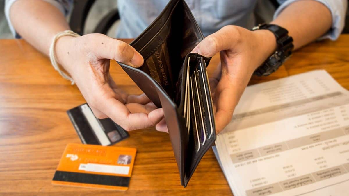46 पैसे का बिल चुकाना भूला शख्स, बैंक ने ठोक दिया ₹1200 का जुर्माना! भड़के यूजर ने X पर सुनाई खरी-खोटी 46 पैसे का बिल चुकाना भूला शख्स, बैंक ने ठोक दिया ₹1200 का जुर्माना! भड़के यूजर ने X पर सुनाई खरी-खोटी