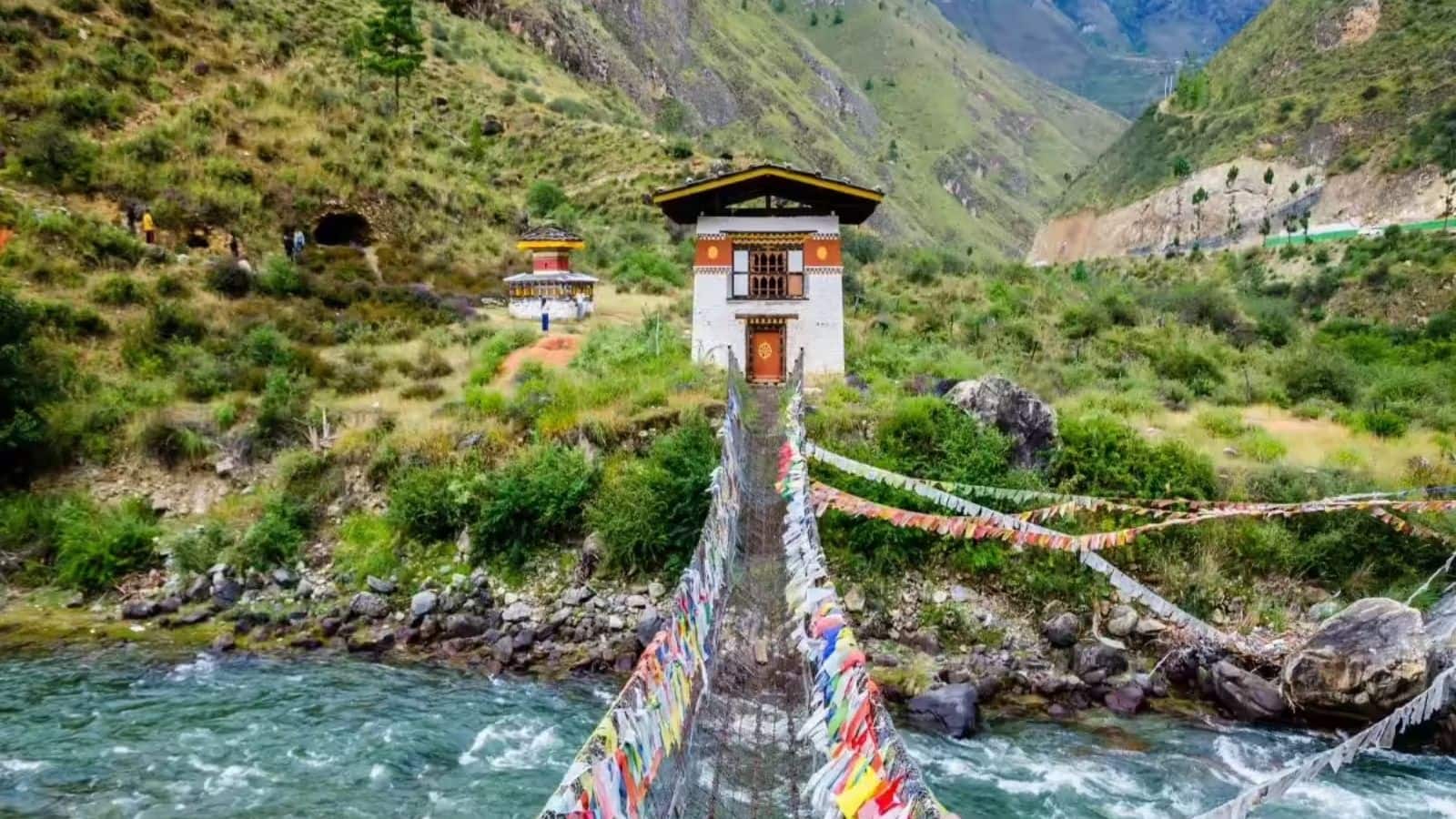 सुबह भारत, दोपहर भूटान और शाम को वापस! जानिए बॉर्डर से एंट्री का आसान तरीका सुबह भारत, दोपहर भूटान और शाम को वापस! जानिए बॉर्डर से एंट्री का आसान तरीका