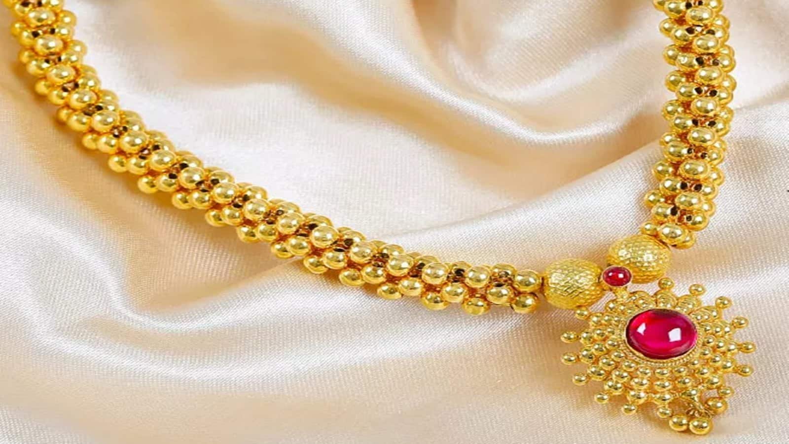 Gold Price Today: अगस्त के पहले दिन सोना हुआ और महंगा, 24 और 22 कैरेट दोनों का बढ़ गया भाव Gold Price Today: अगस्त के पहले दिन सोना हुआ और महंगा, 24 और 22 कैरेट दोनों का बढ़ गया भाव