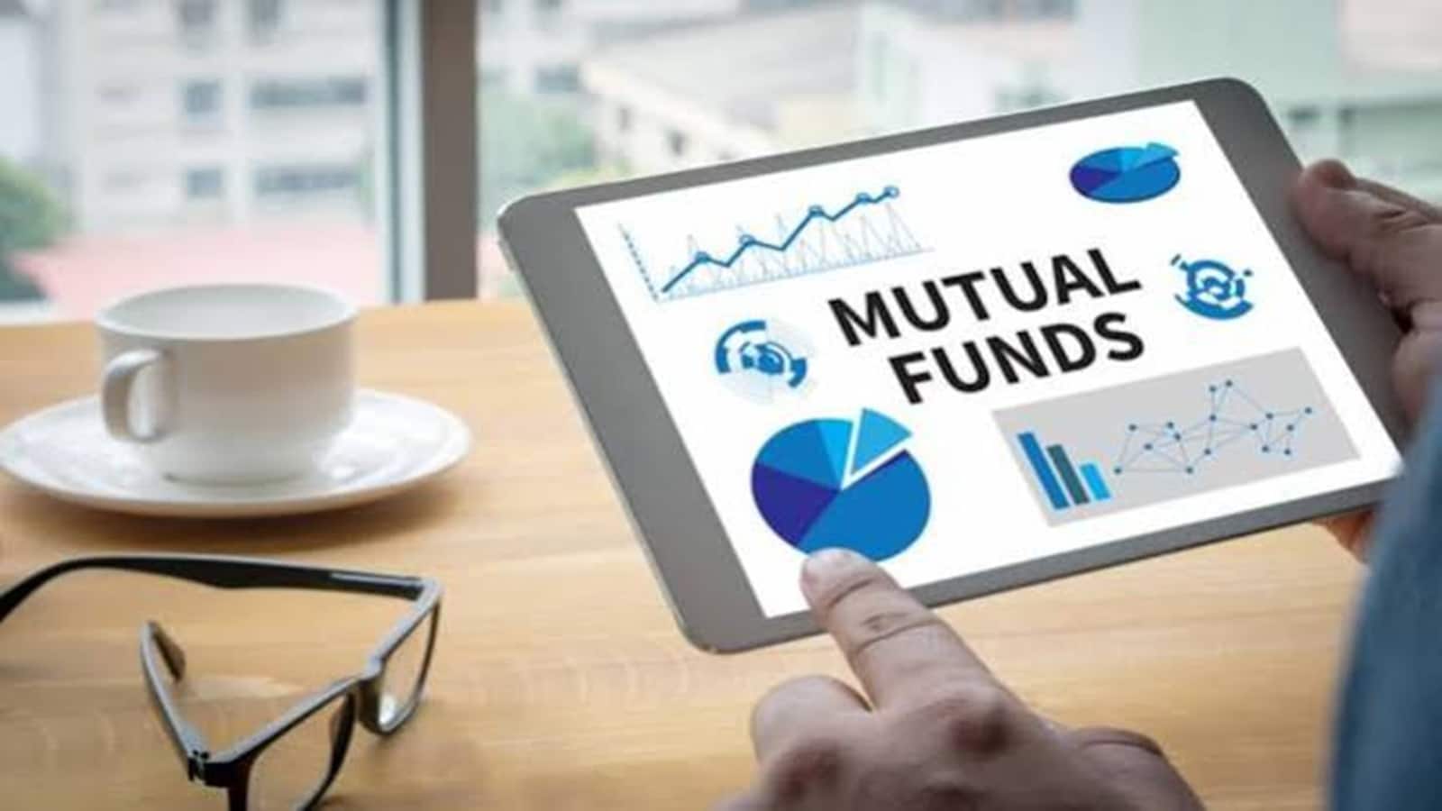 Mutual Funds की बदली पसंद-नासपंद, इन शेयरों पर आया दिल तो इनसे भरा मन Mutual Funds की बदली पसंद-नासपंद, इन शेयरों पर आया दिल तो इनसे भरा मन