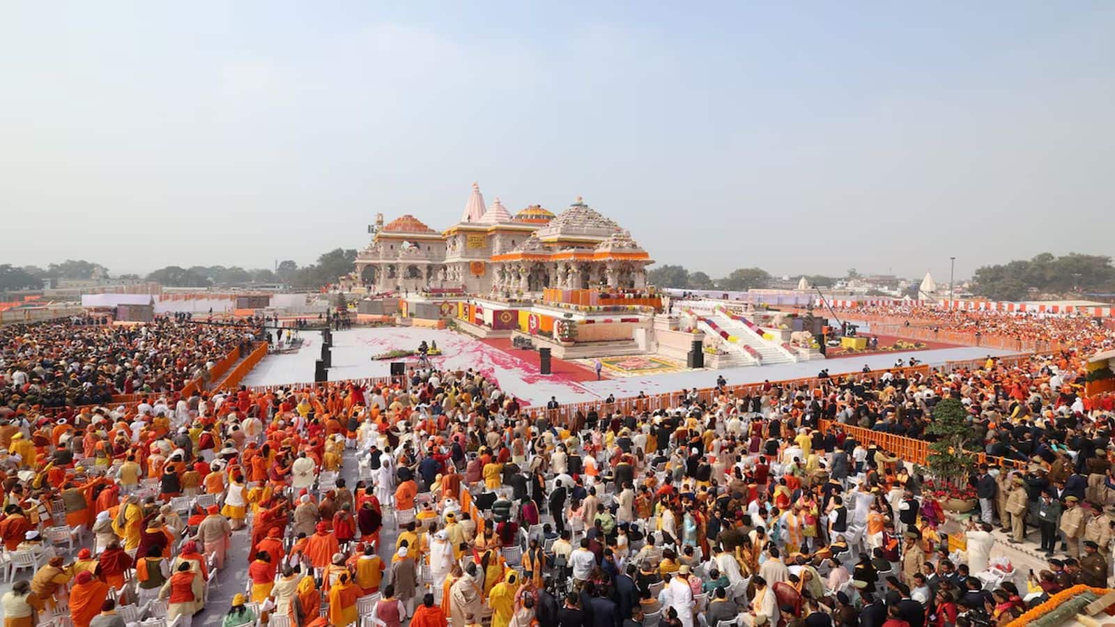 Ram Mandir Chadhawa Chori: यूनिफॉर्म में जेब ही नहीं होगी तो कैसे करेंगे चोरी! राम मंदिर में चढ़ावे की गिनती के नए नियम सामने आए Ram Mandir Chadhawa Chori: यूनिफॉर्म में जेब ही नहीं होगी तो कैसे करेंगे चोरी! राम मंदिर में चढ़ावे की गिनती के नए नियम सामने आए