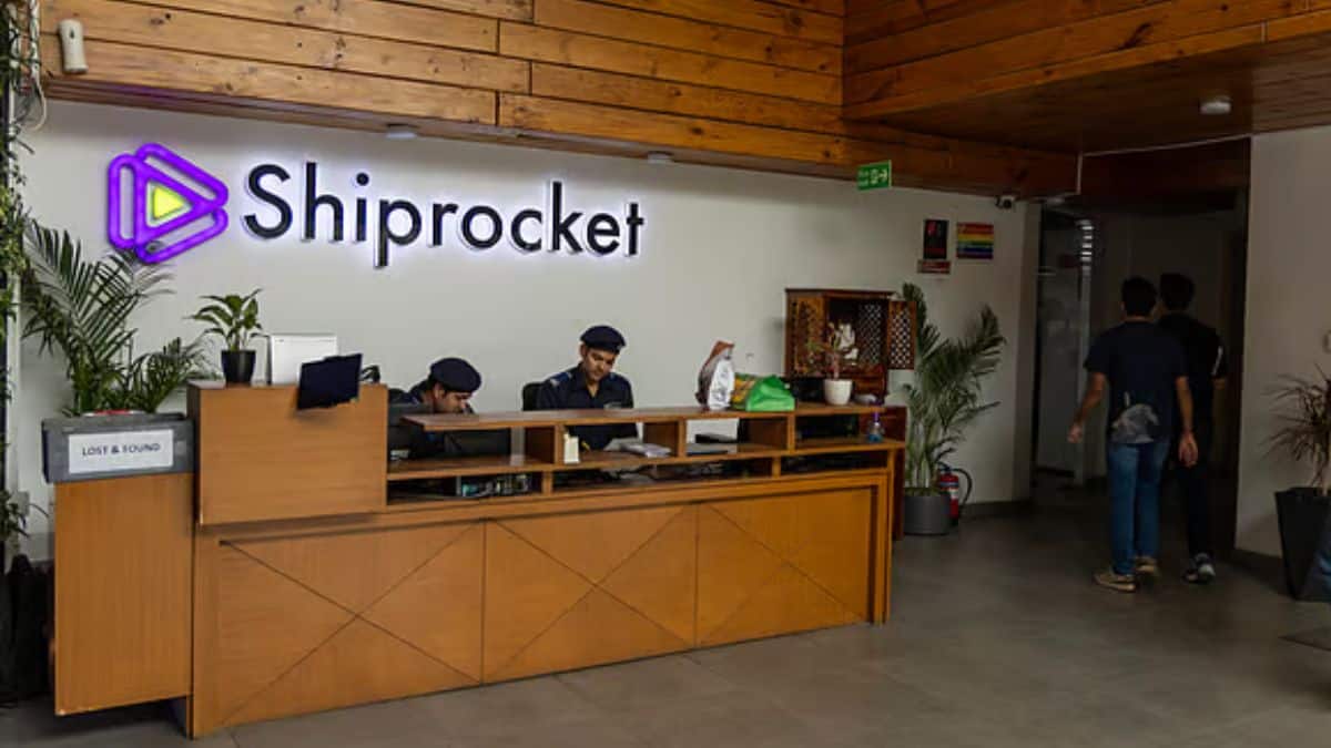 Shiprocket IPO: 12 अगस्त को खुलेगा आईपीओ! ₹92-₹97 तय हुआ प्राइस बैंड, निवेश से पहले जानिए पूरी डिटेल Shiprocket IPO: 12 अगस्त को खुलेगा आईपीओ! ₹92-₹97 तय हुआ प्राइस बैंड, निवेश से पहले जानिए पूरी डिटेल