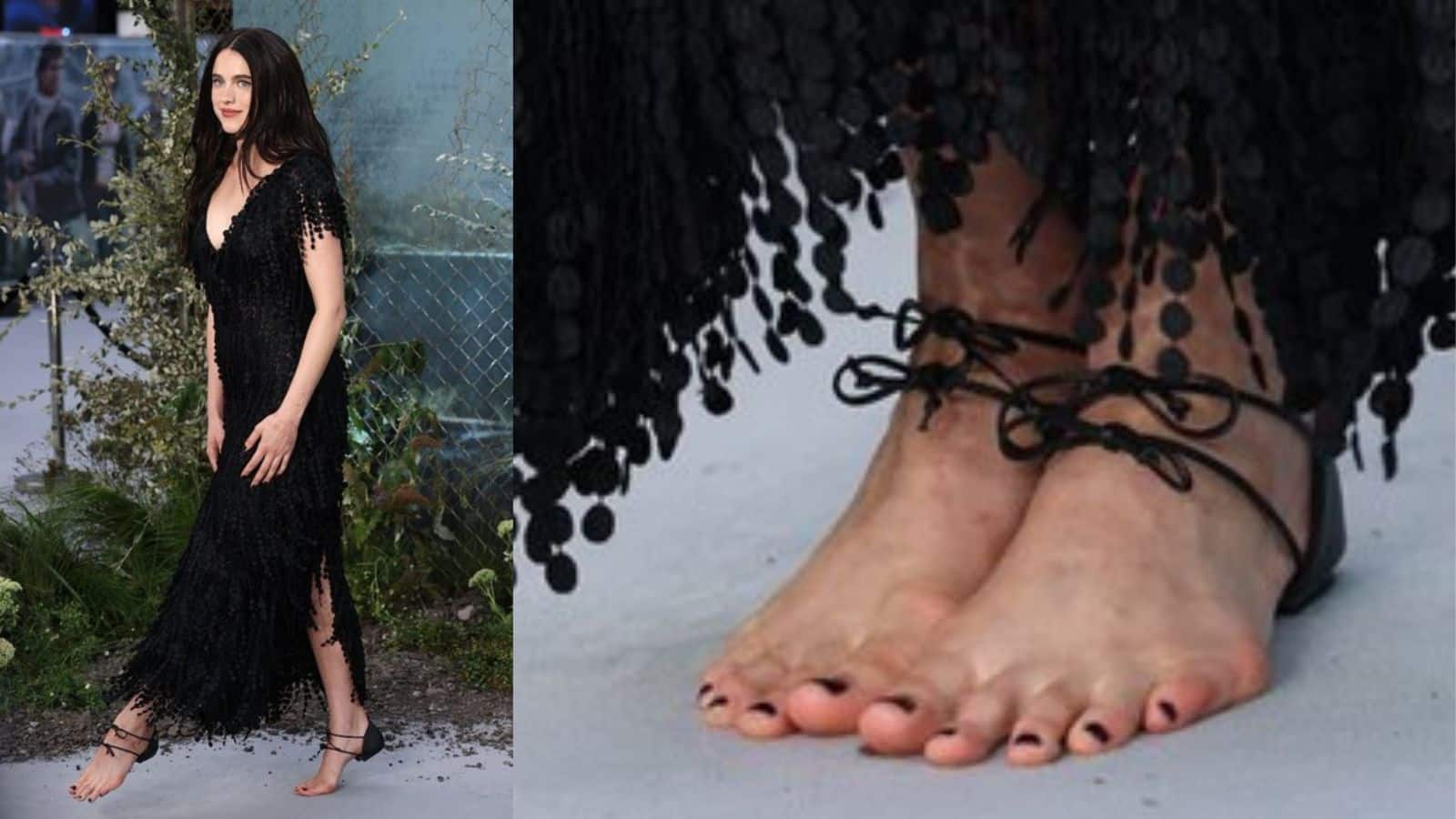 ड्रेस पर नहीं, Margaret Qualley के पैरों पर अटक गई सबकी नजर, आखिर क्या खास था इस अजीब सैंडल में? ड्रेस पर नहीं, Margaret Qualley के पैरों पर अटक गई सबकी नजर, आखिर क्या खास था इस अजीब सैंडल में?