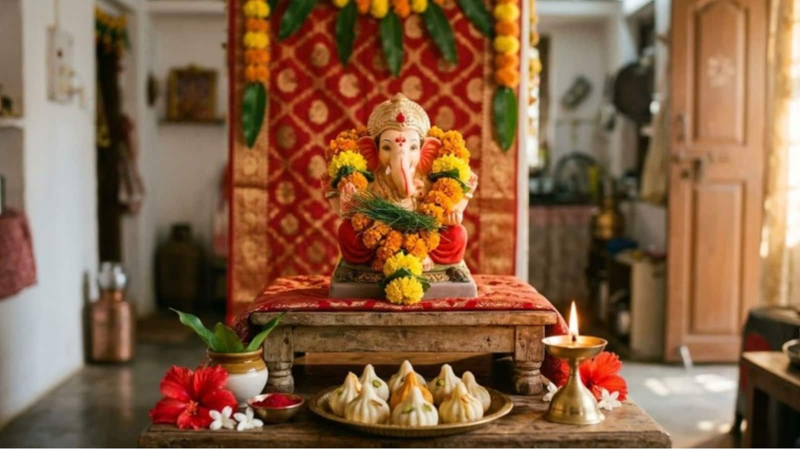 Ganesh Chaturthi 2026: जानें क्यों गणेश पूजा में वर्जित है तुलसी, इन चीजों को भी भूलकर न करें शामिल Ganesh Chaturthi 2026: जानें क्यों गणेश पूजा में वर्जित है तुलसी, इन चीजों को भी भूलकर न करें शामिल