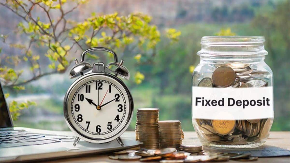 इन बैंकों में FD पर मिल रहा 8.25% तक का ब्याज! रिटायरमेंट के बाद 15 लाख फिक्स करने पर समझिए इंट्रेस्ट इनकम का पूरा कैलकुलेशन इन बैंकों में FD पर मिल रहा 8.25% तक का ब्याज! रिटायरमेंट के बाद 15 लाख फिक्स करने पर समझिए इंट्रेस्ट इनकम का पूरा कैलकुलेशन