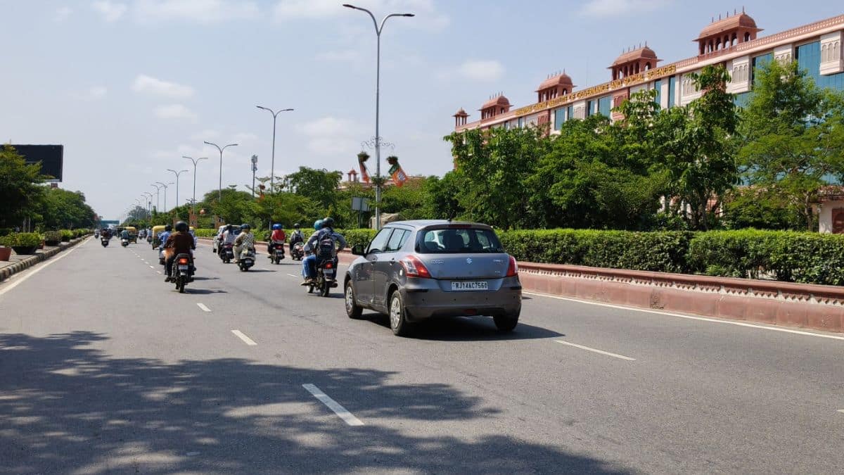 Jaipur Master Plan: जेडीए का बड़ा मास्टर प्लान! ₹600 करोड़ से चमकेगी जयपुर की VIP सड़क, 45 मिनट का सफर सिर्फ 15 मिनट में Jaipur Master Plan: जेडीए का बड़ा मास्टर प्लान! ₹600 करोड़ से चमकेगी जयपुर की VIP सड़क, 45 मिनट का सफर सिर्फ 15 मिनट में