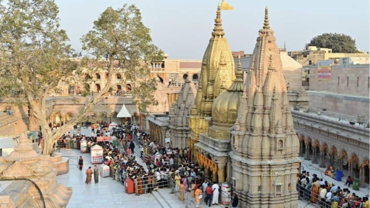 काशी विश्वनाथ कॉरिडोर का कमाल! 7 महीने में 4.65 करोड़ पर्यटक, ₹1,200 करोड़ की कमाई से चमकी लोकल इकोनॉमी! काशी विश्वनाथ कॉरिडोर का कमाल! 7 महीने में 4.65 करोड़ पर्यटक, ₹1,200 करोड़ की कमाई से चमकी लोकल इकोनॉमी!