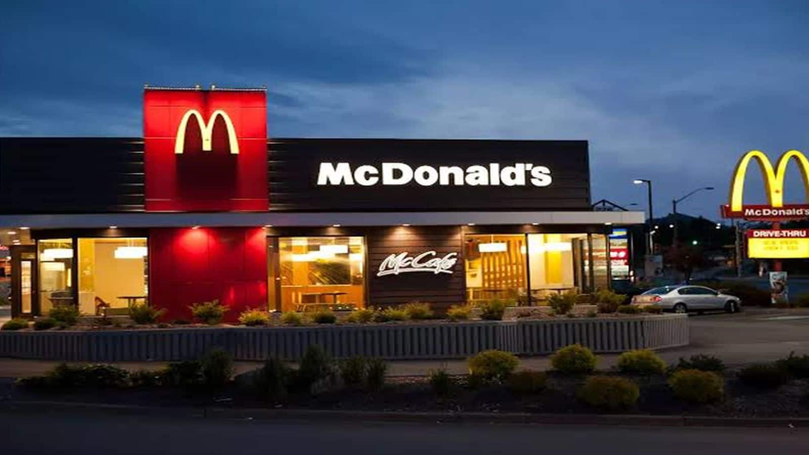 McDonald's India पर गंभीर आरोप! इंटर्न का महीनों तक बिना सैलरी काम कराने का दावा, कहा- दो और नौकरियां करनी पड़ीं McDonald's India पर गंभीर आरोप! इंटर्न का महीनों तक बिना सैलरी काम कराने का दावा, कहा- दो और नौकरियां करनी पड़ीं