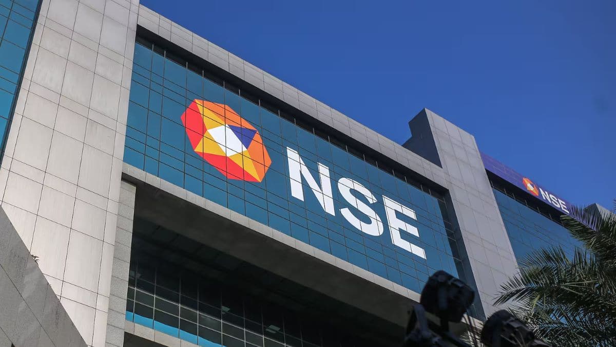 NSE IPO: सेबी की हरी झंडी के बाद हलचल तेज! जानिए आईपीओ की पूरी डिटेल और किसे होगा कितना बंपर फायदा? NSE IPO: सेबी की हरी झंडी के बाद हलचल तेज! जानिए आईपीओ की पूरी डिटेल और किसे होगा कितना बंपर फायदा?