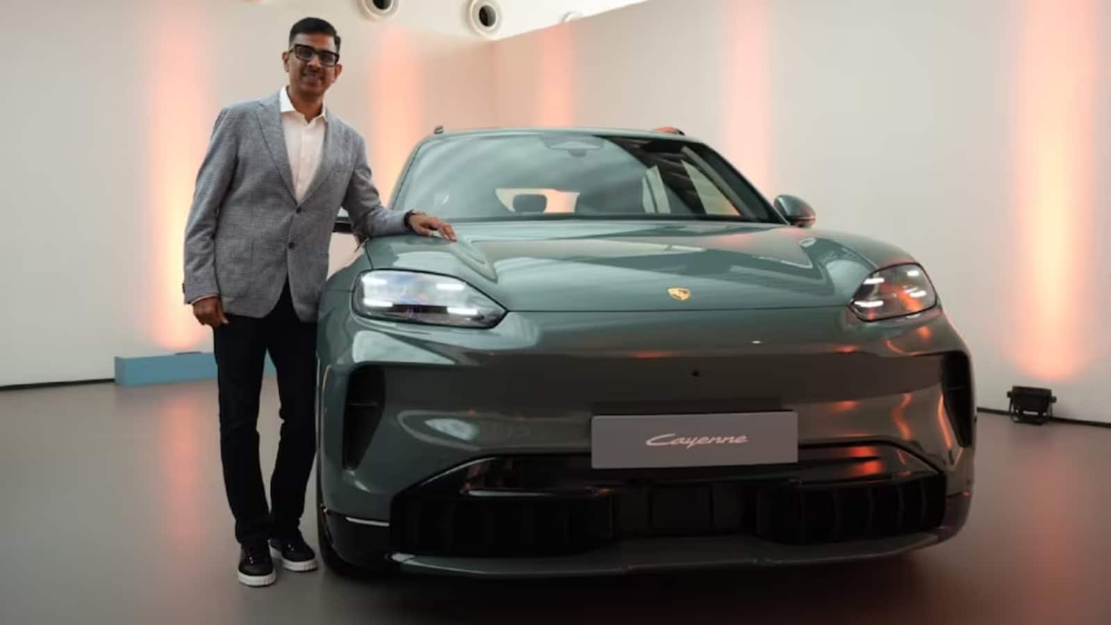 Porsche Cayenne Electric भारत में लॉन्च, 2.5 सेकंड में पकड़ेगी 100 की रफ्तार, जानें कीमत Porsche Cayenne Electric भारत में लॉन्च, 2.5 सेकंड में पकड़ेगी 100 की रफ्तार, जानें कीमत