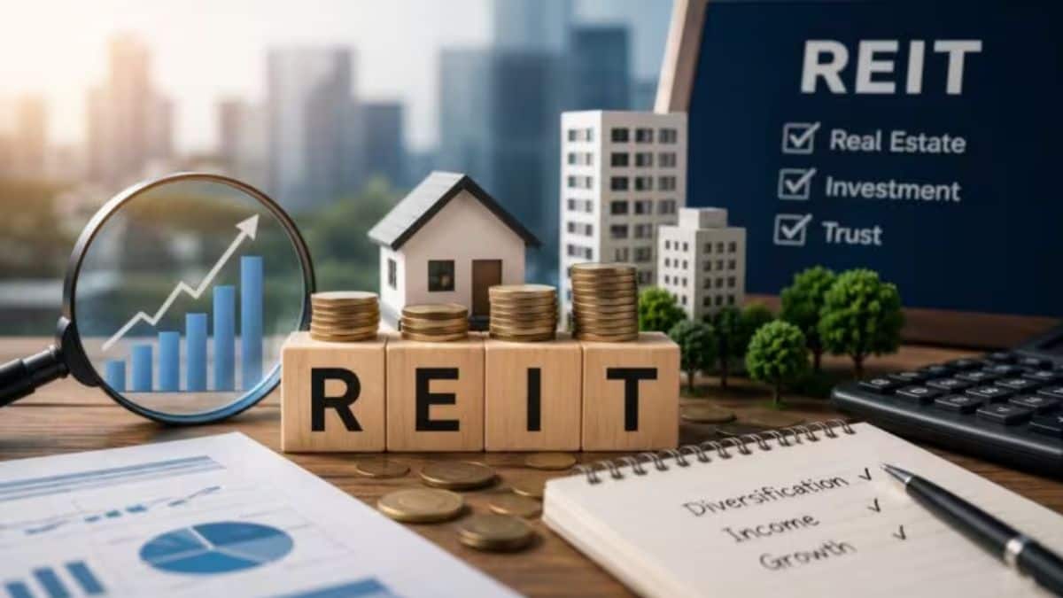 Property vs REITs: ₹20-30 लाख के बजट में घर खरीदें या REITs में लगाएं पैसा? जानें कहां मिलेगा ज्यादा रिटर्न Property vs REITs: ₹20-30 लाख के बजट में घर खरीदें या REITs में लगाएं पैसा? जानें कहां मिलेगा ज्यादा रिटर्न