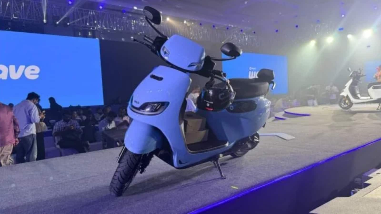 Simple Wave इलेक्ट्रिक स्कूटर लॉन्च, मिलेगा 70L स्टोरेज और 243km रेंज, जानें कीमत और फीचर्स Simple Wave इलेक्ट्रिक स्कूटर लॉन्च, मिलेगा 70L स्टोरेज और 243km रेंज, जानें कीमत और फीचर्स