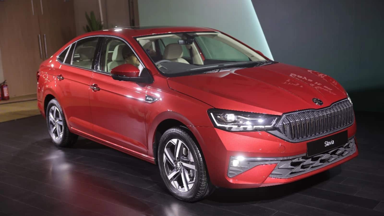 Skoda Slavia Facelift की लॉन्च डेट फिक्स, इन दिन होगी एंट्री, 10.25-इंच डिस्प्ले समेत मिलेंगे ये फीचर्स Skoda Slavia Facelift की लॉन्च डेट फिक्स, इन दिन होगी एंट्री, 10.25-इंच डिस्प्ले समेत मिलेंगे ये फीचर्स