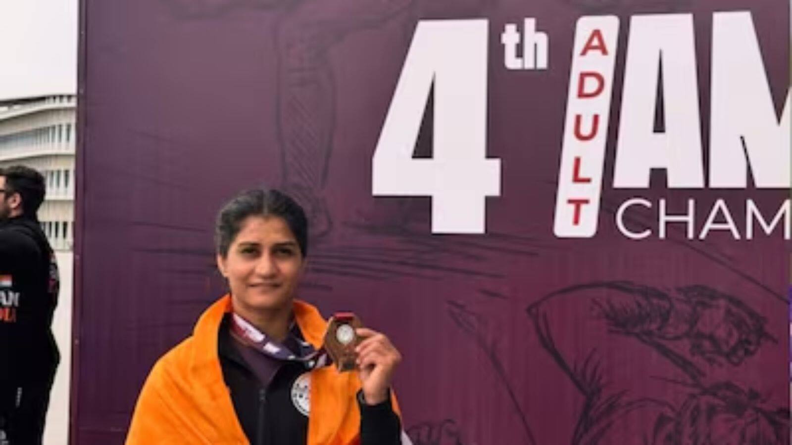 Suchika Tariyal: खेल छोड़ने का बना लिया था मन, फिर ऐसे की MMA में वापसी, 36 की उम्र में ब्रॉन्ज जीत सुचिका तारियाल ने रचा इतिहास Suchika Tariyal: खेल छोड़ने का बना लिया था मन, फिर ऐसे की MMA में वापसी, 36 की उम्र में ब्रॉन्ज जीत सुचिका तारियाल ने रचा इतिहास