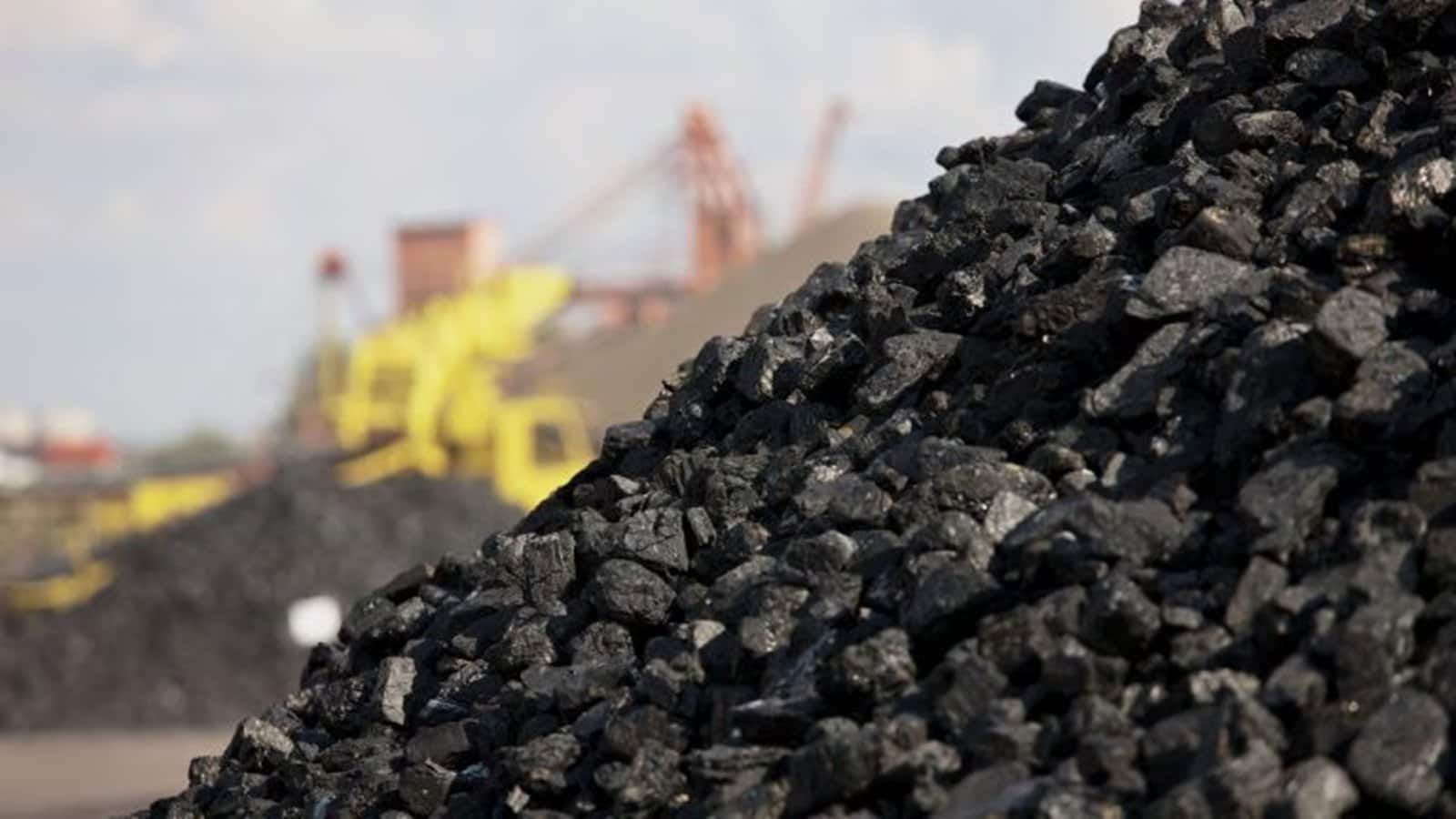Mahanadi Coalfields IPO: एक और सरकारी कंपनी ने जमा किया ड्राफ्ट, कोल इंडिया बेचेगी 10% हिस्सा Mahanadi Coalfields IPO: एक और सरकारी कंपनी ने जमा किया ड्राफ्ट, कोल इंडिया बेचेगी 10% हिस्सा