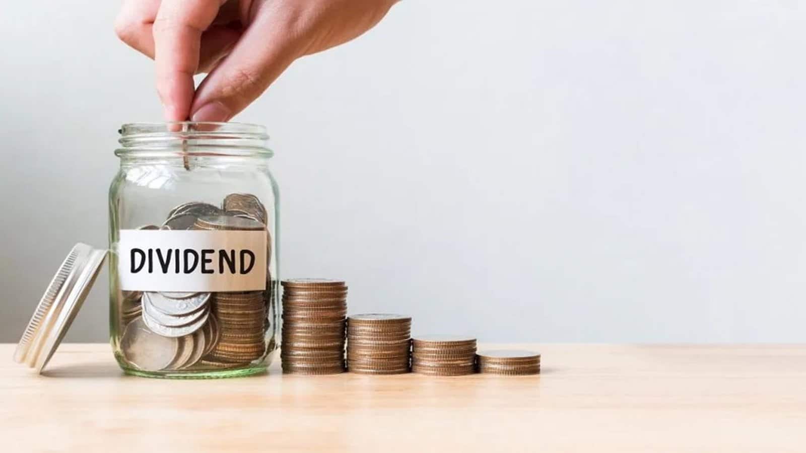 Dividend Stock: केबल और कंडक्टर कंपनी देगी ₹60 का डिविडेंड, 14 सितंबर रिकॉर्ड डेट; 2026 में अब तक कीमत डबल Dividend Stock: केबल और कंडक्टर कंपनी देगी ₹60 का डिविडेंड, 14 सितंबर रिकॉर्ड डेट; 2026 में अब तक कीमत डबल