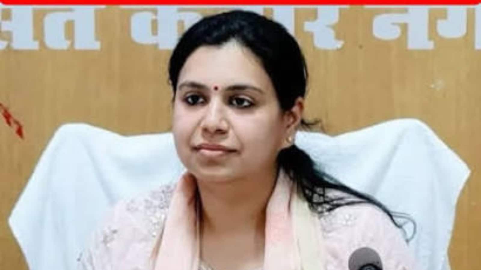 IAS से इस्तीफा देकर पॉलिटिक्स करने का ऐलान करने वाली दिव्या मित्तल कितना पढ़ी-लिखी हैं? इनकी पूरी प्रोफाइल जानिए IAS से इस्तीफा देकर पॉलिटिक्स करने का ऐलान करने वाली दिव्या मित्तल कितना पढ़ी-लिखी हैं? इनकी पूरी प्रोफाइल जानिए