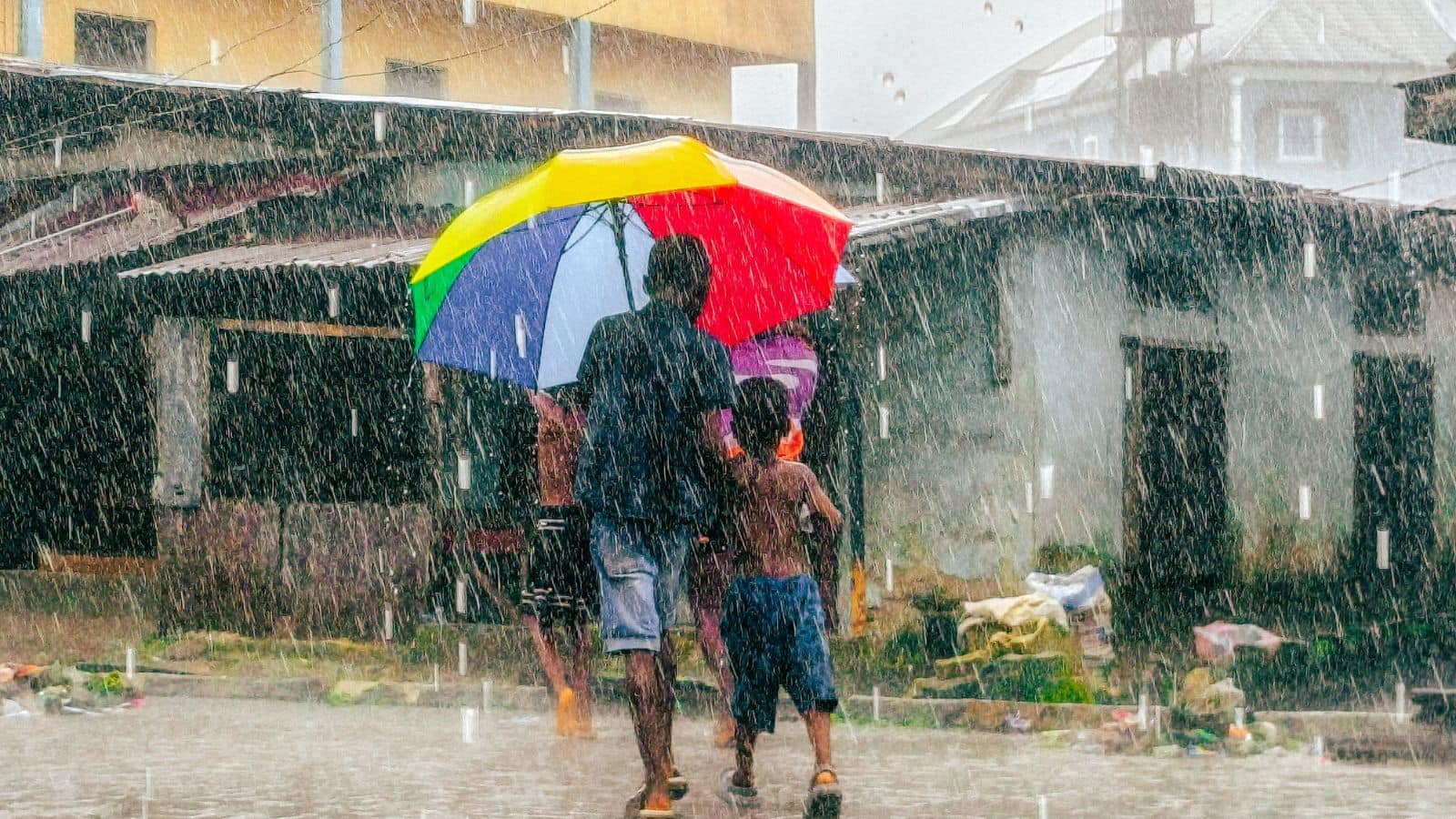 IMD Weather Update: समंदर में आ रहा भयंकर तूफान! मानसून की विदाई से पहले इन राज्यों में होगी आफत की बारिश IMD Weather Update: समंदर में आ रहा भयंकर तूफान! मानसून की विदाई से पहले इन राज्यों में होगी आफत की बारिश