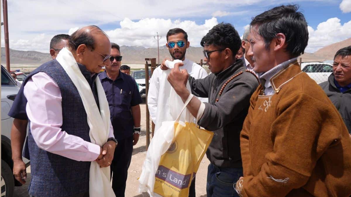 Ladakh Tso Kar Lake Revival: 18000 फीट से आएगा 320 मिलियन लीटर पानी! 70% सिकुड़ चुकी इस शानदार झील को ऐसे मिलेगा नया जीवन