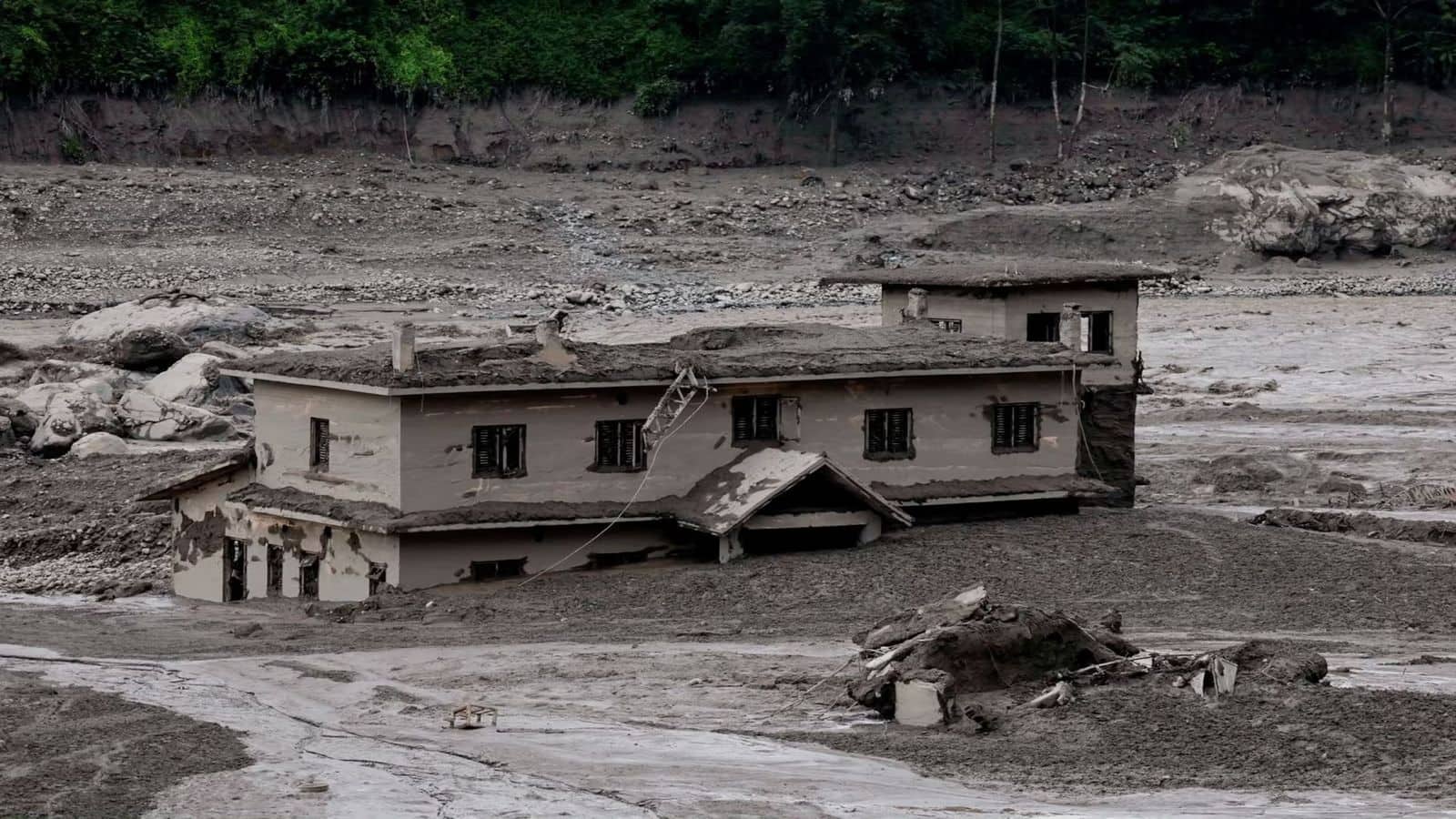 Nepal Flood News: नेपाल की उस लड़की की कहानी जिसके घर के 17 लोग विनाशकारी बाढ़ में मारे गए Nepal Flood News: नेपाल की उस लड़की की कहानी जिसके घर के 17 लोग विनाशकारी बाढ़ में मारे गए